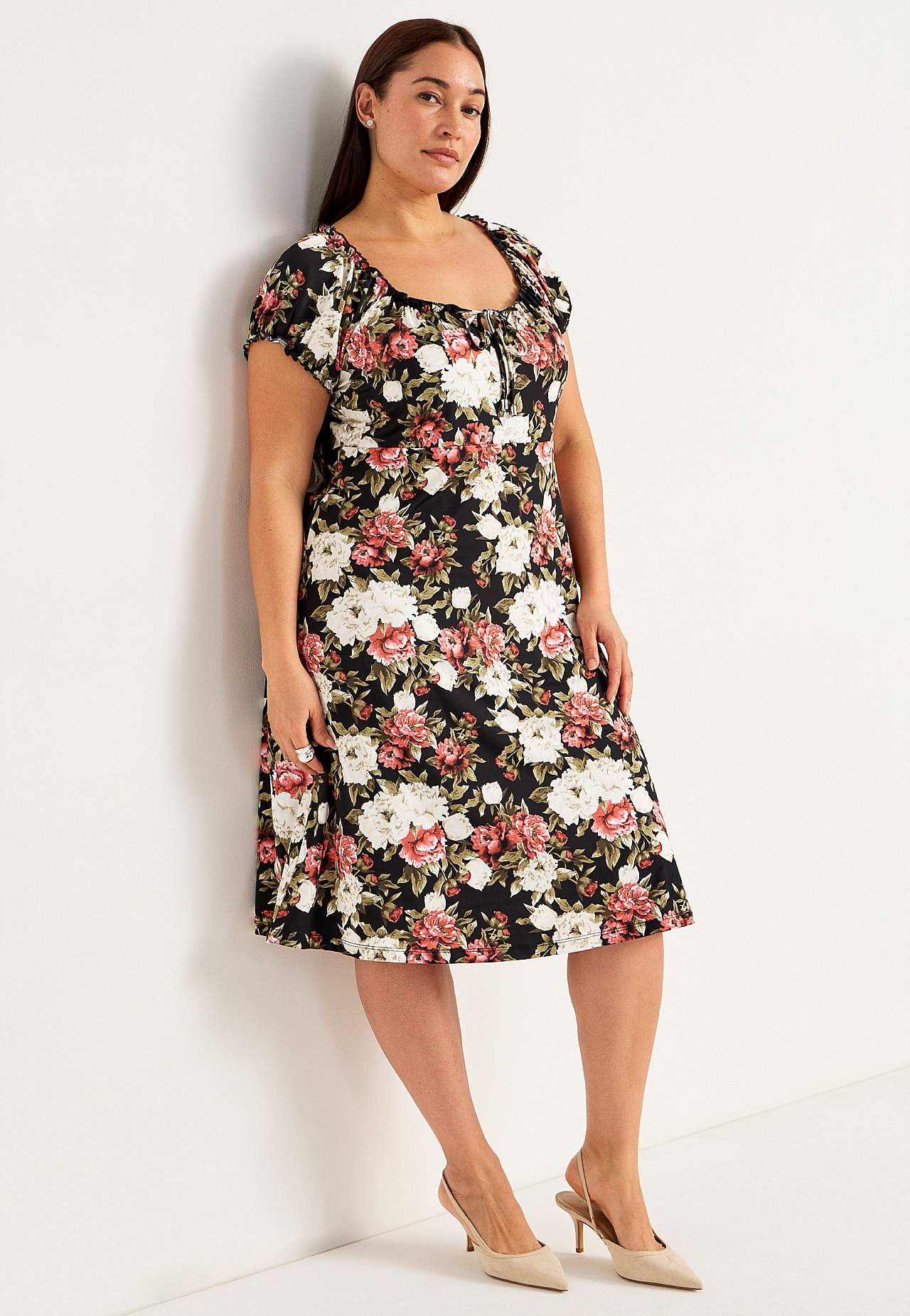 Mønstret kjole med bare skuldre