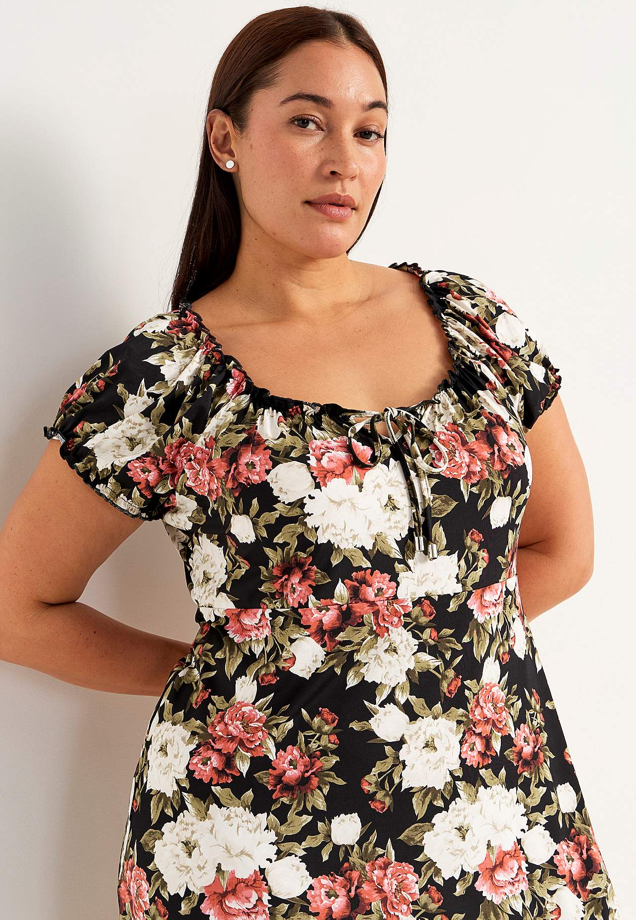 Mønstret kjole med bare skuldre