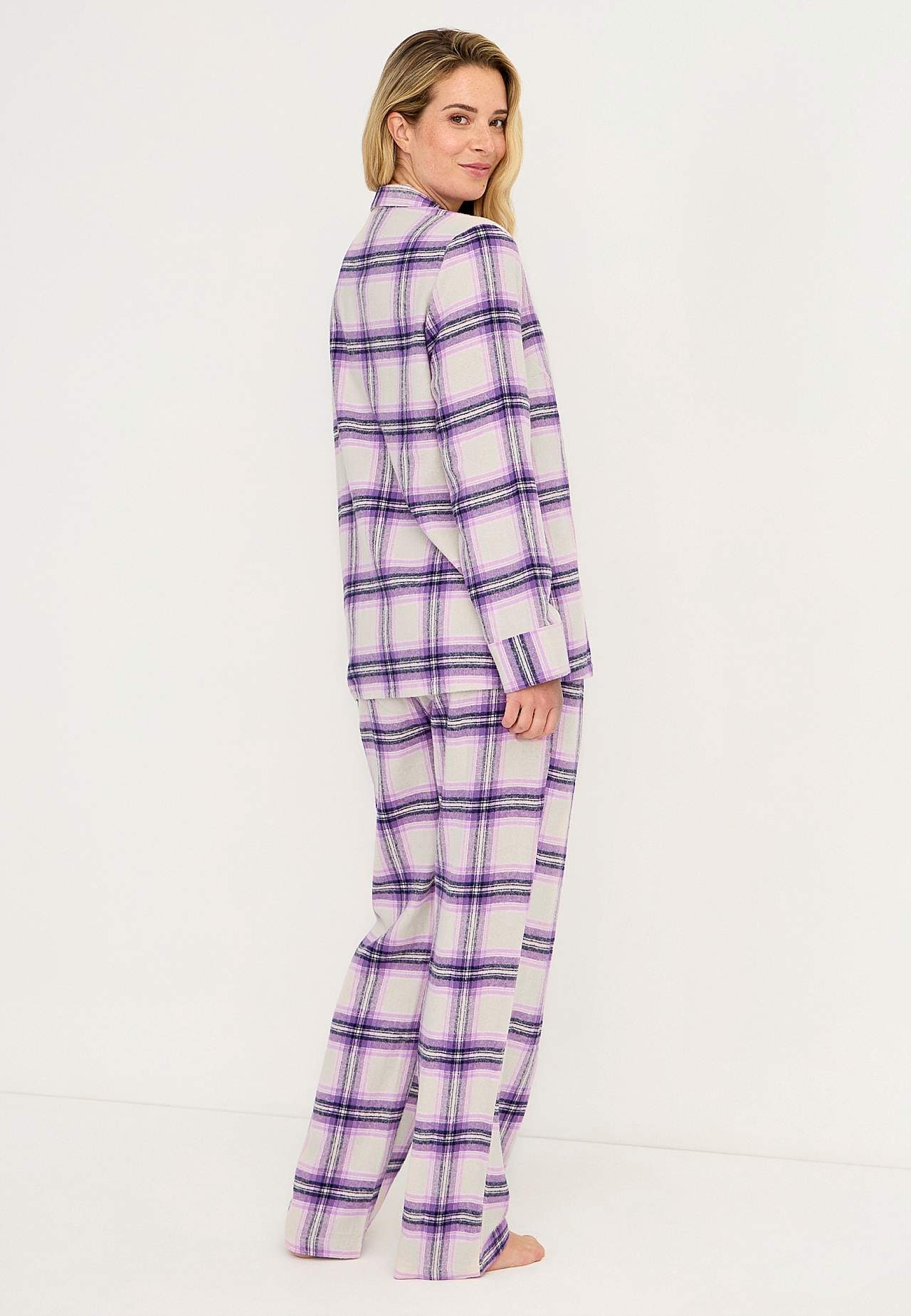 Rutete pyjamas i flanell