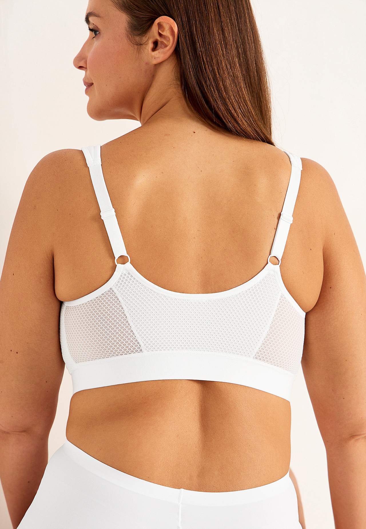 Framknappet sports-BH med støtte Doris