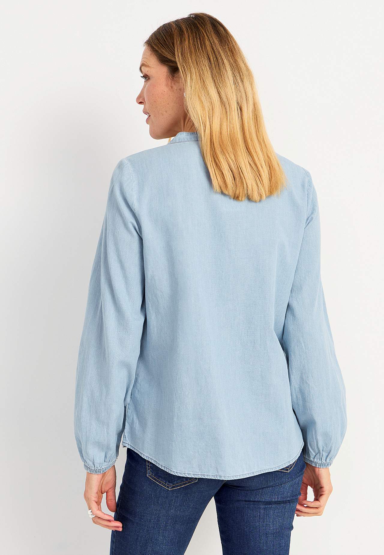 Denimskjorte med volangdetaljer Kristin