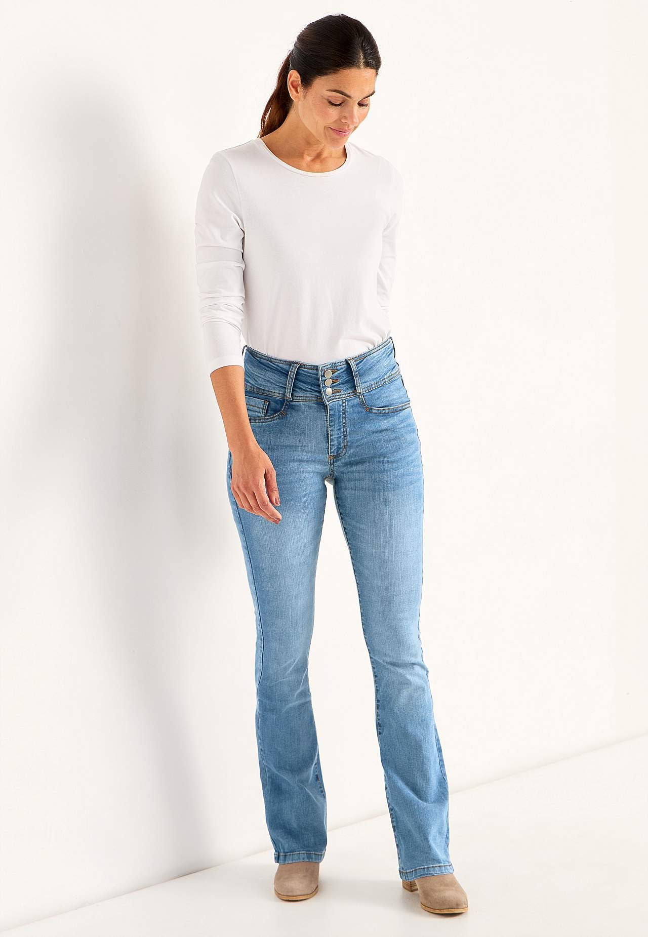 Boot cut jeans med høy midje