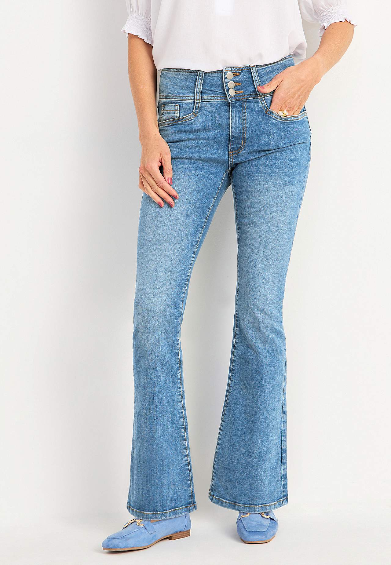 Boot cut jeans med høy midje