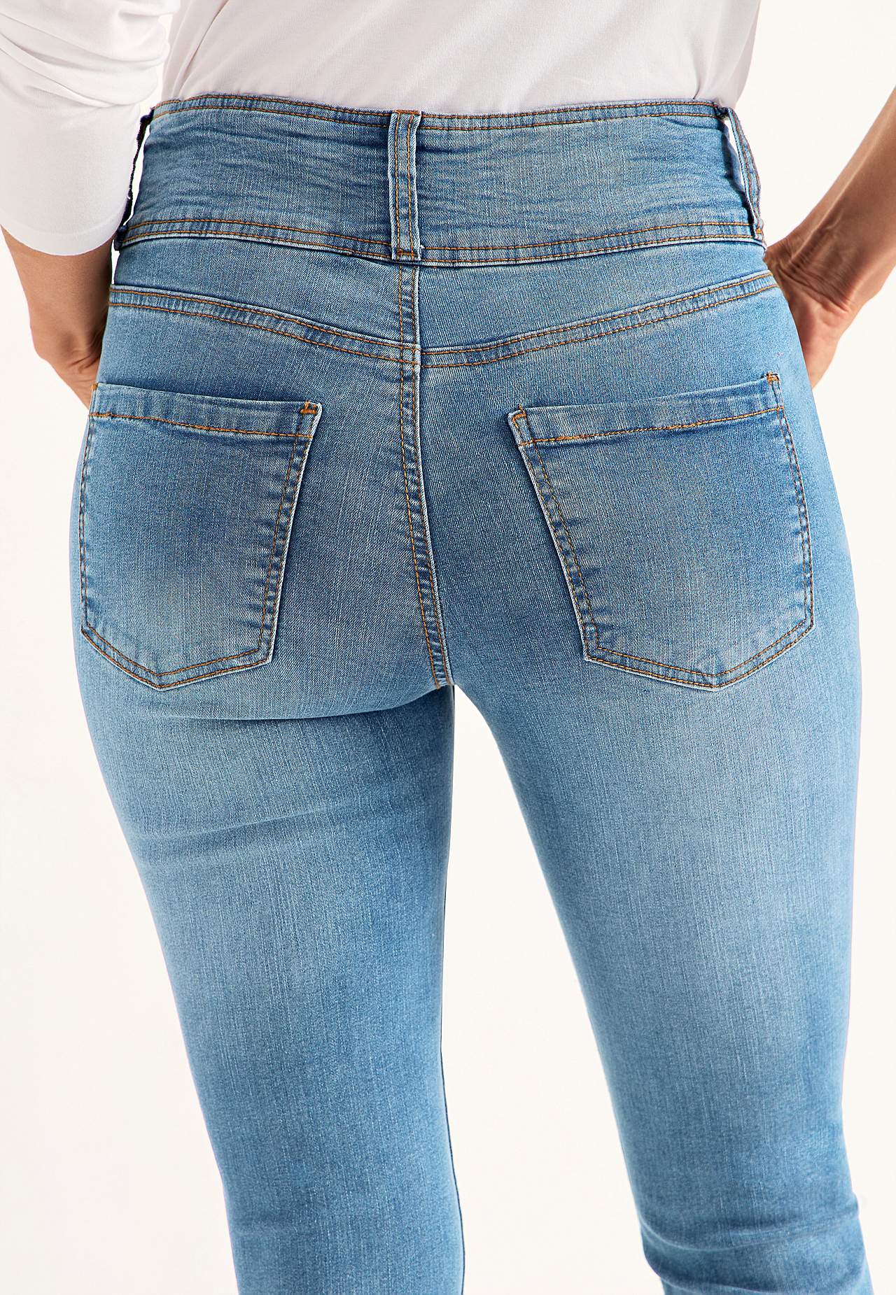Boot cut jeans med høy midje