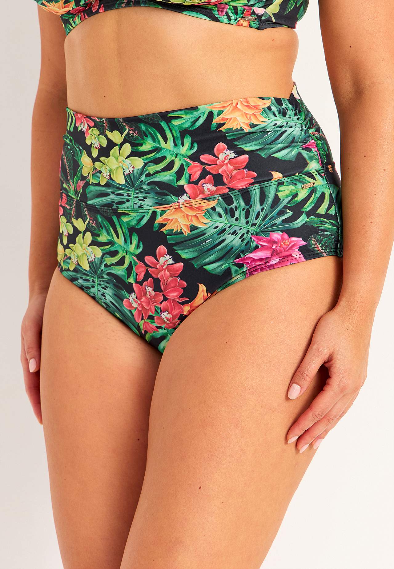 Bikinitruse med sammenleggbar kant i midjen
