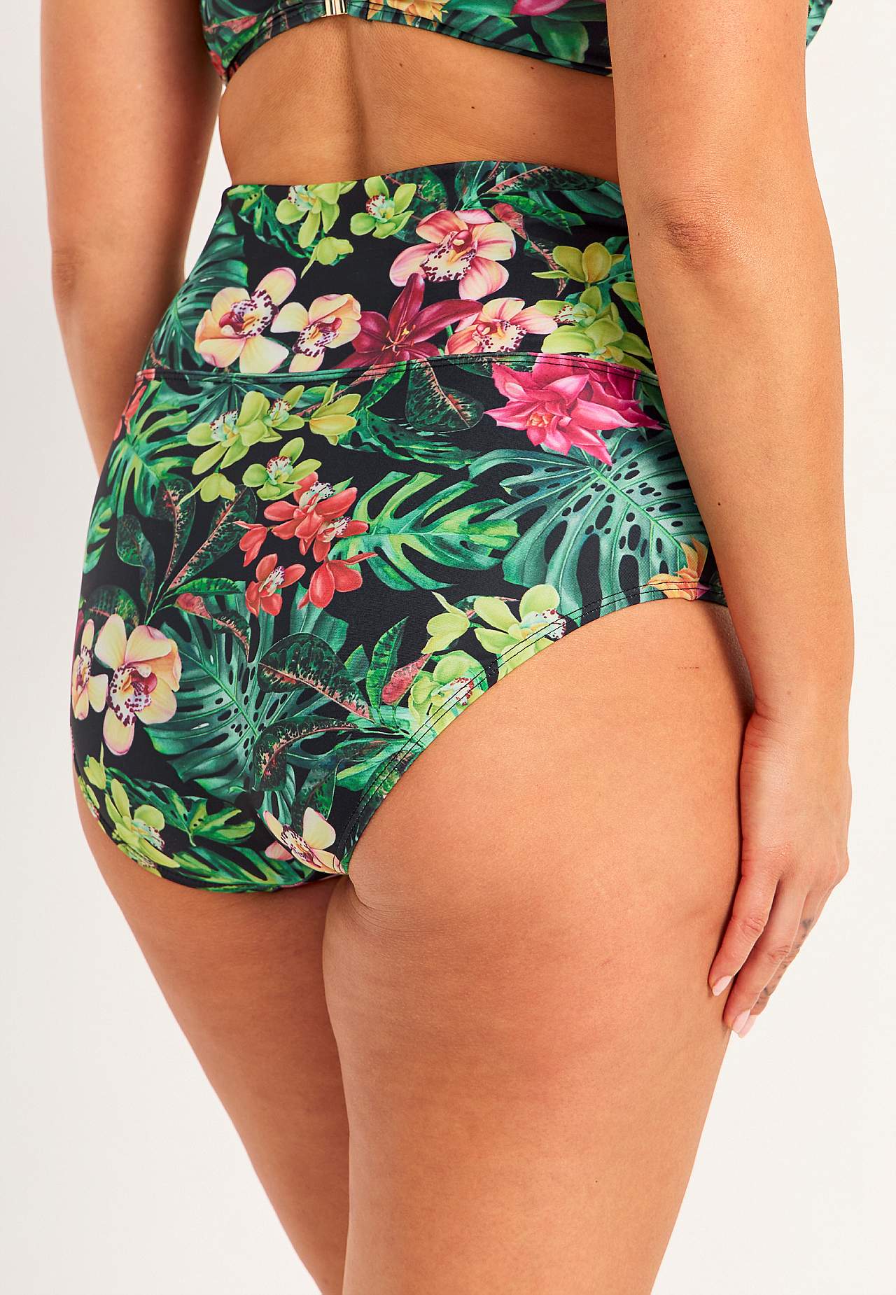 Bikinitruse med sammenleggbar kant i midjen