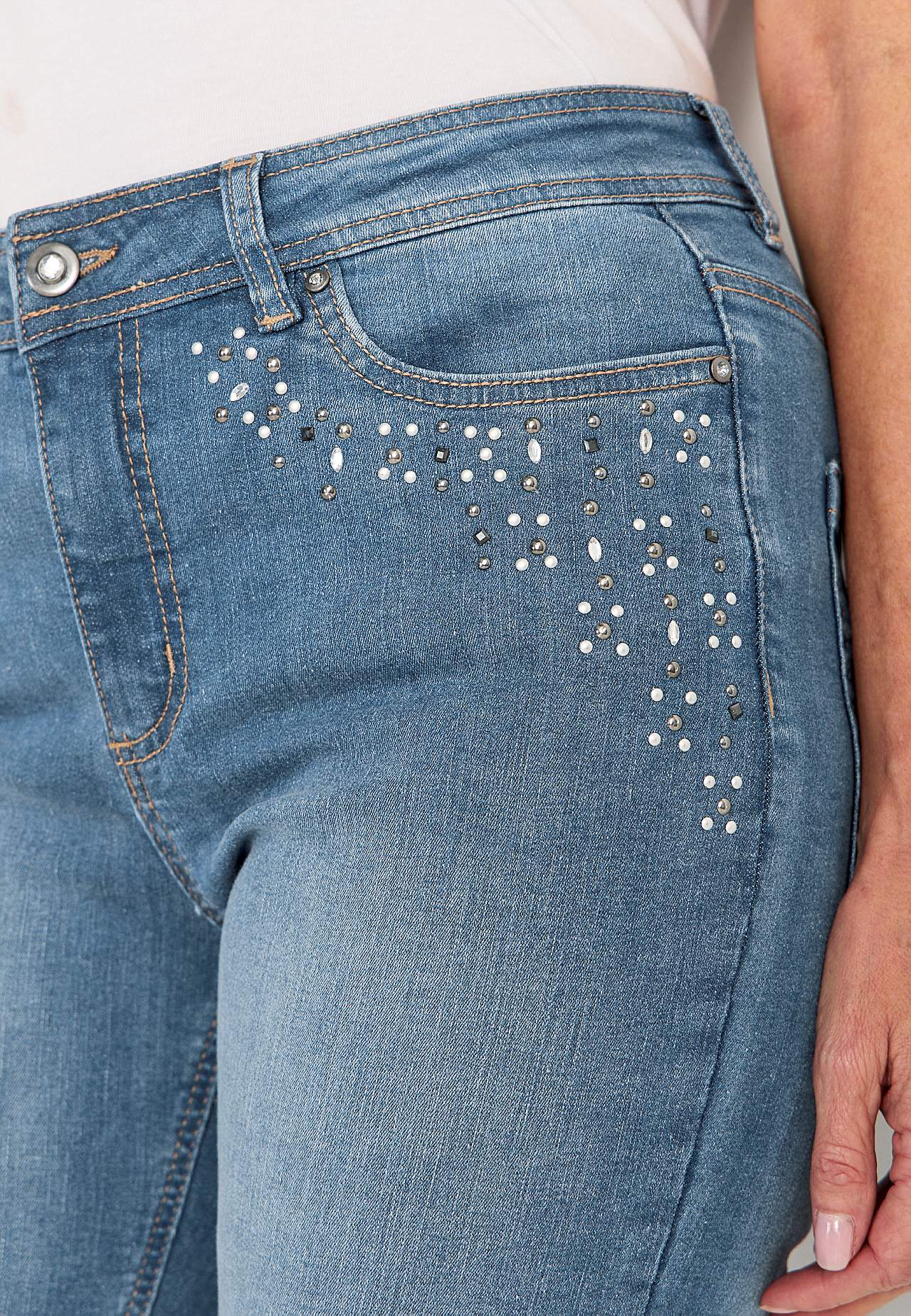 Ankeljeans med perler og strass