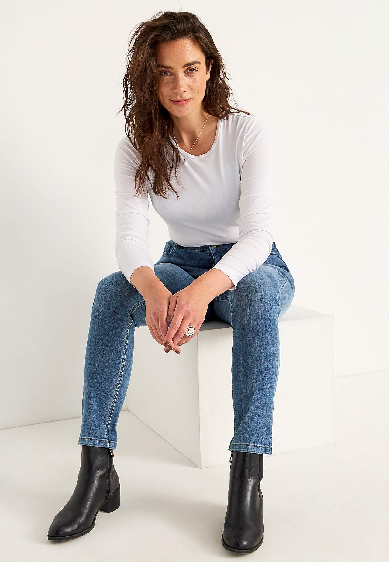 Jeans med strikk i sidene