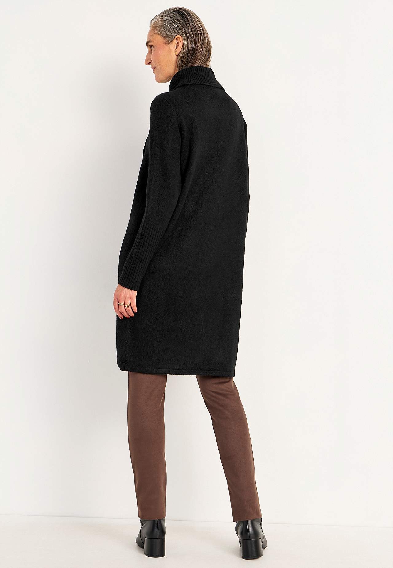 Strikket poloskjorte med innpakket detalj foran