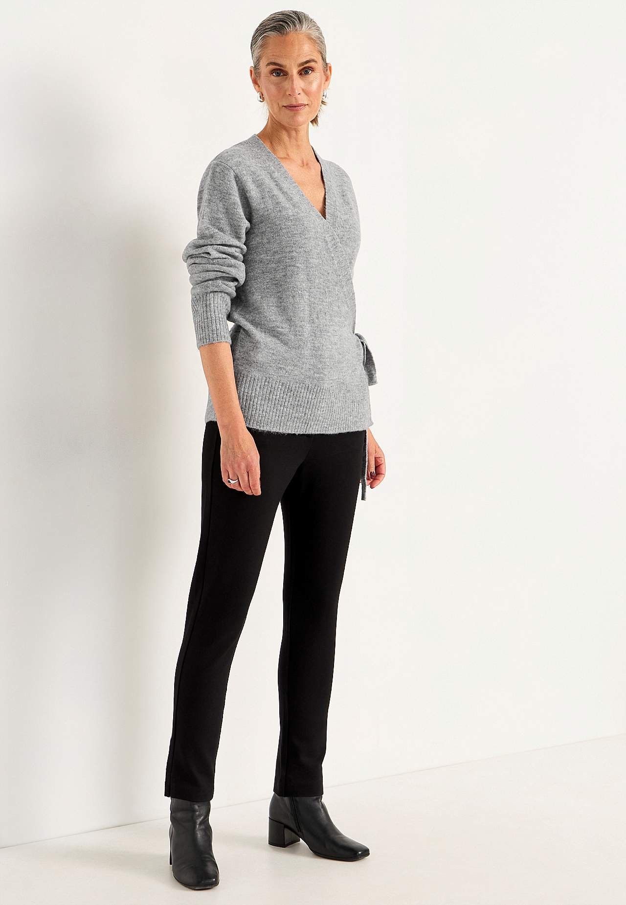 Strikket cardigan med omslagsdesign