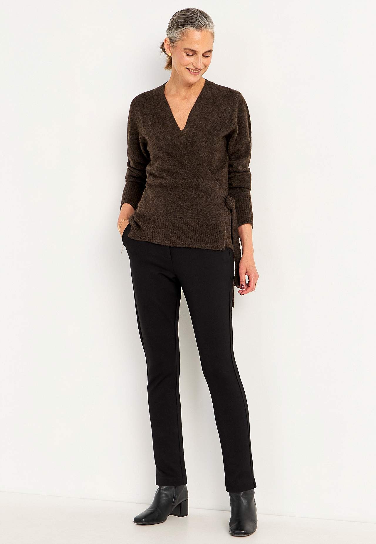 Strikket cardigan med omslagsdesign