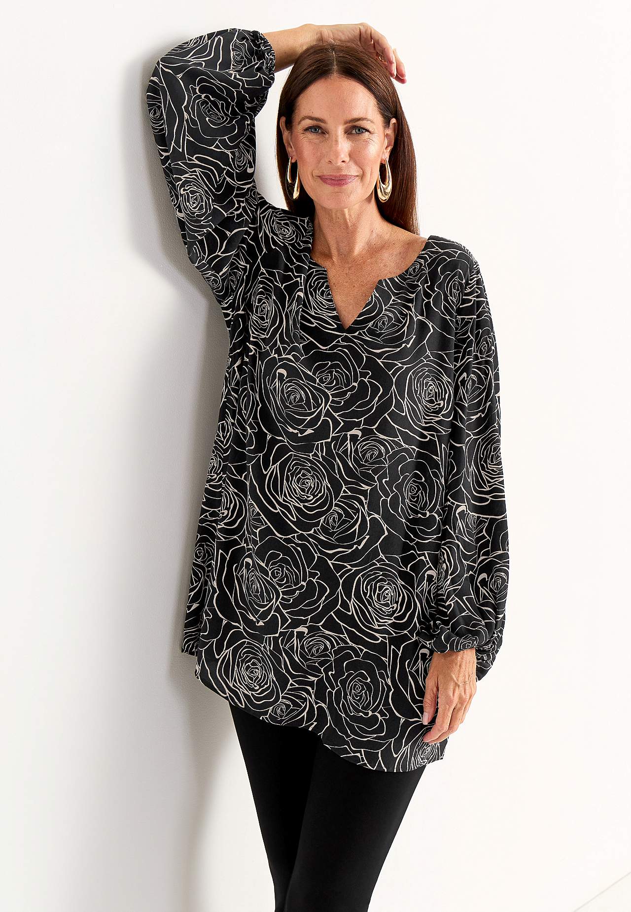 Bluse i viskose med et blomstermønster