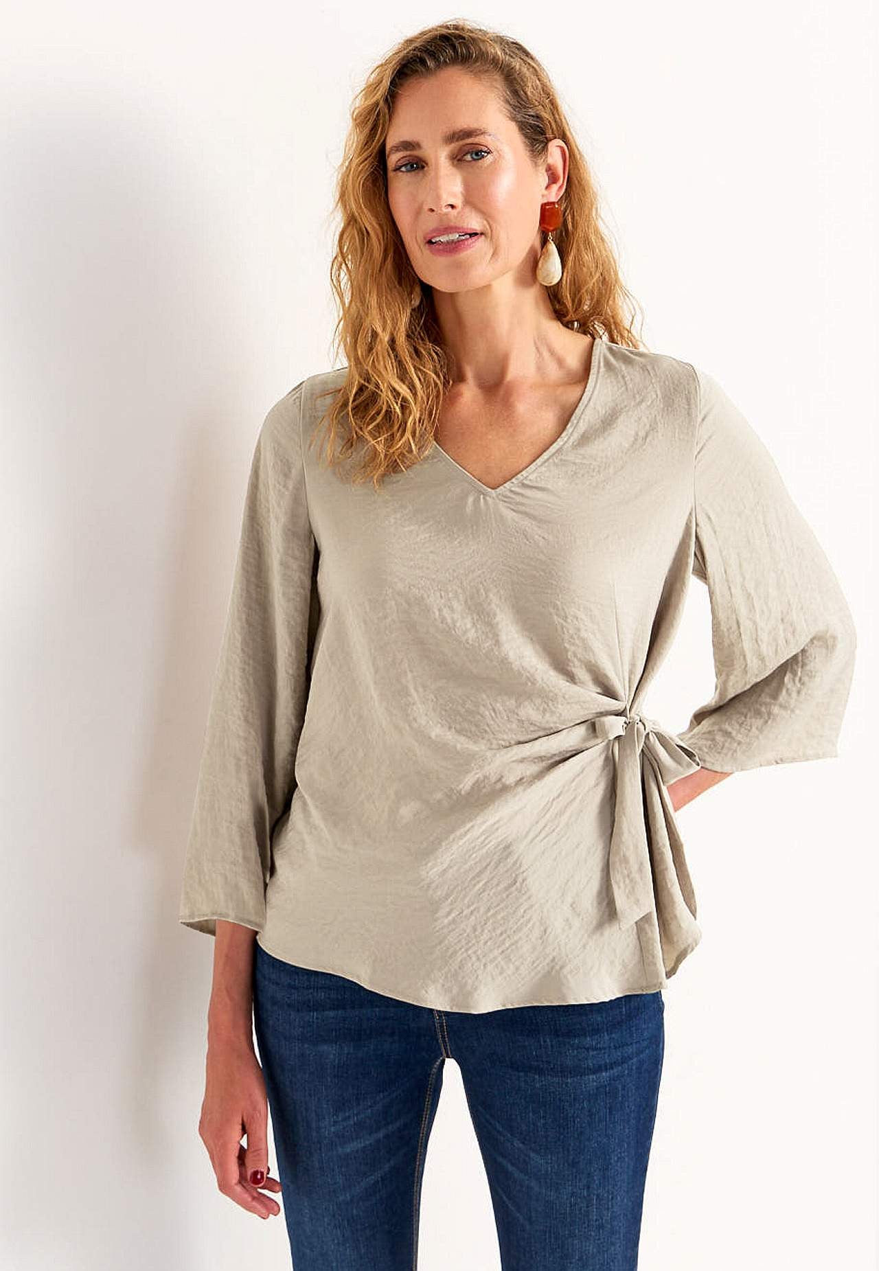 Bluse med knytebånd