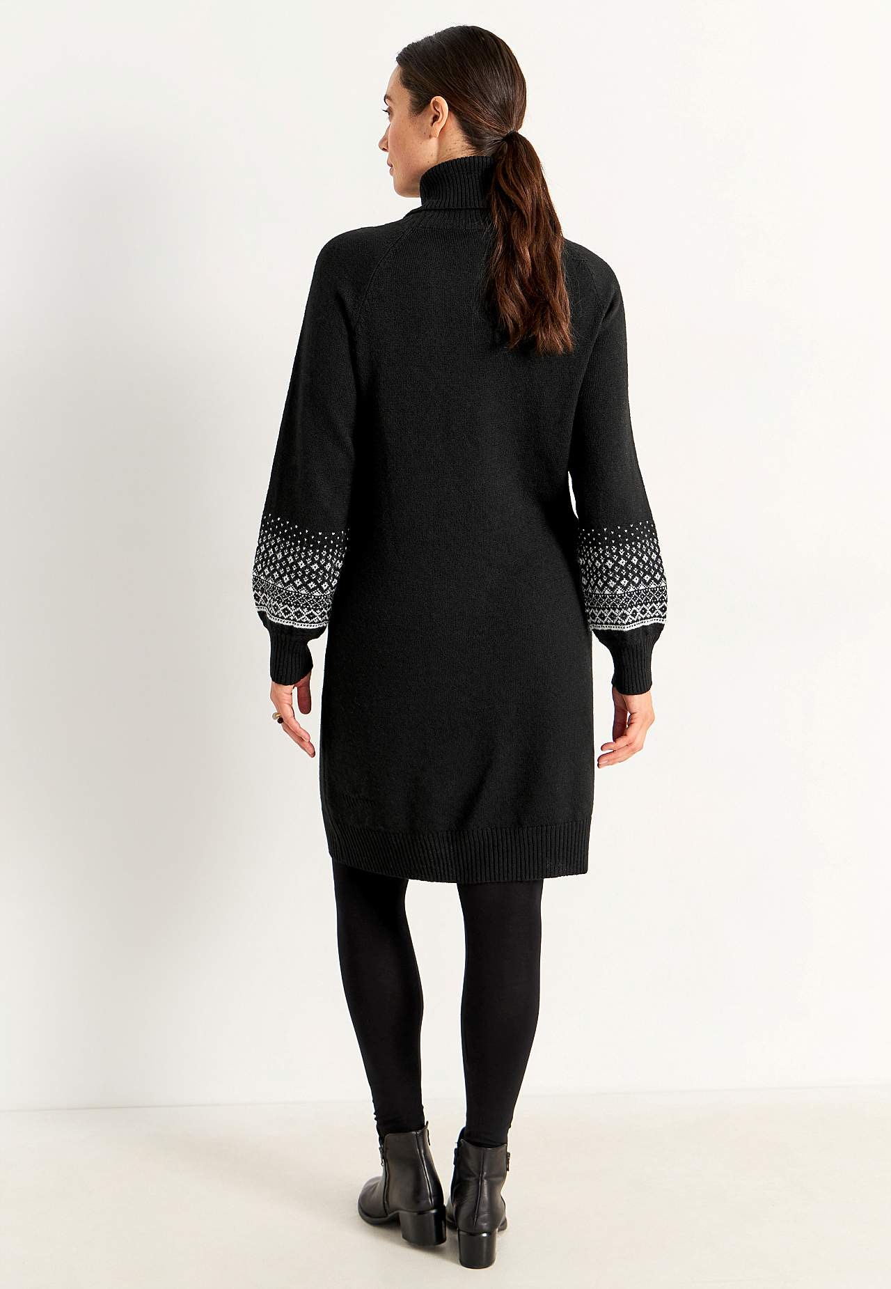 Strikket kjole med jacquard- mønstrede ermer