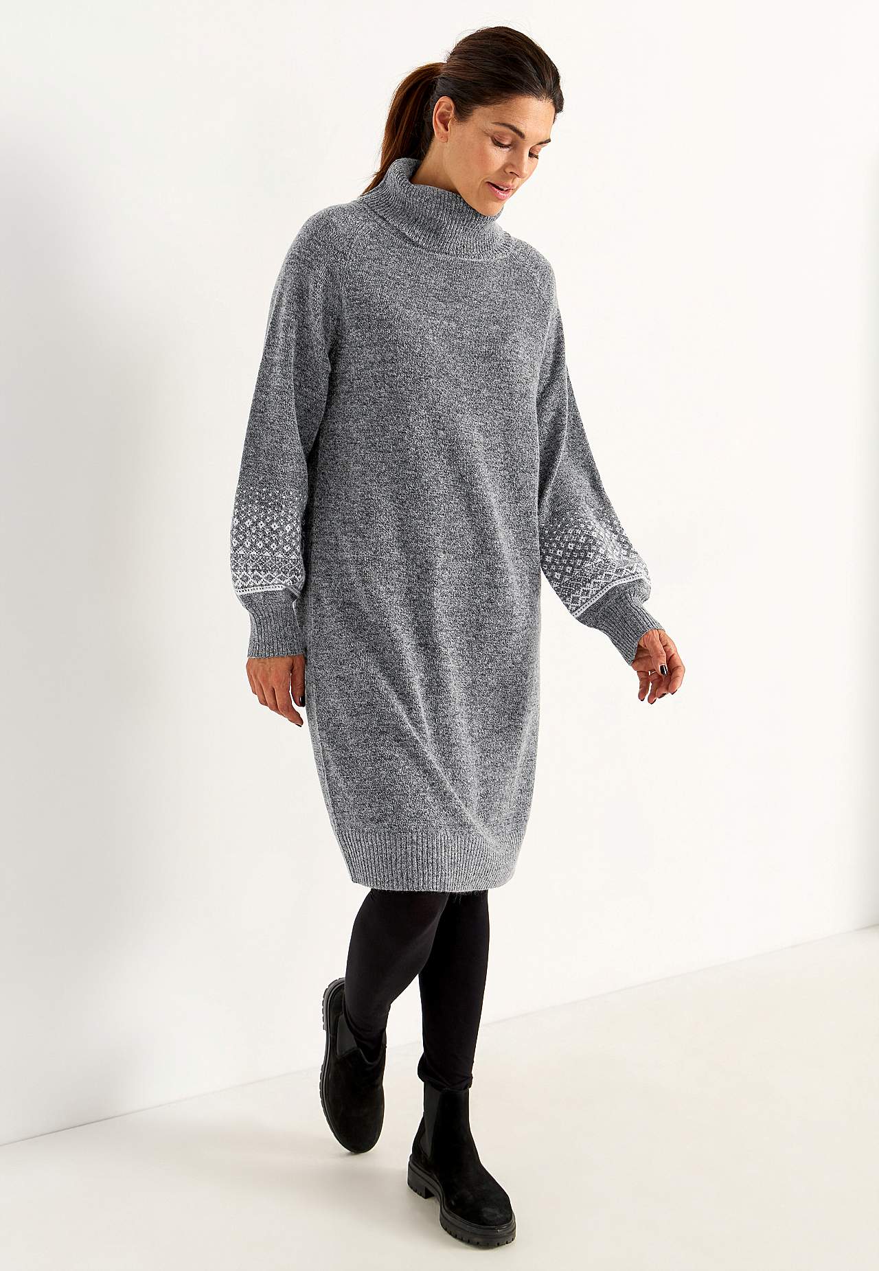 Strikket kjole med jacquard- mønstrede ermer