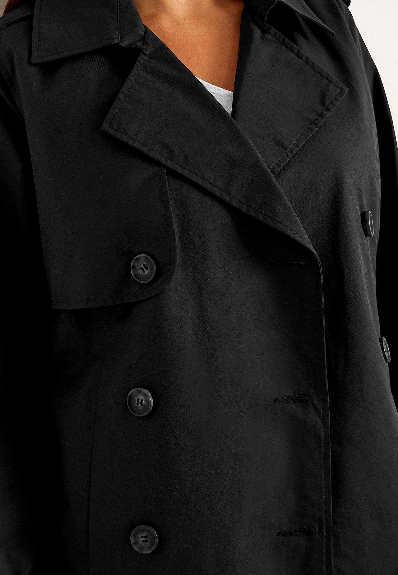 Dobbelbryst, kort trenchcoat