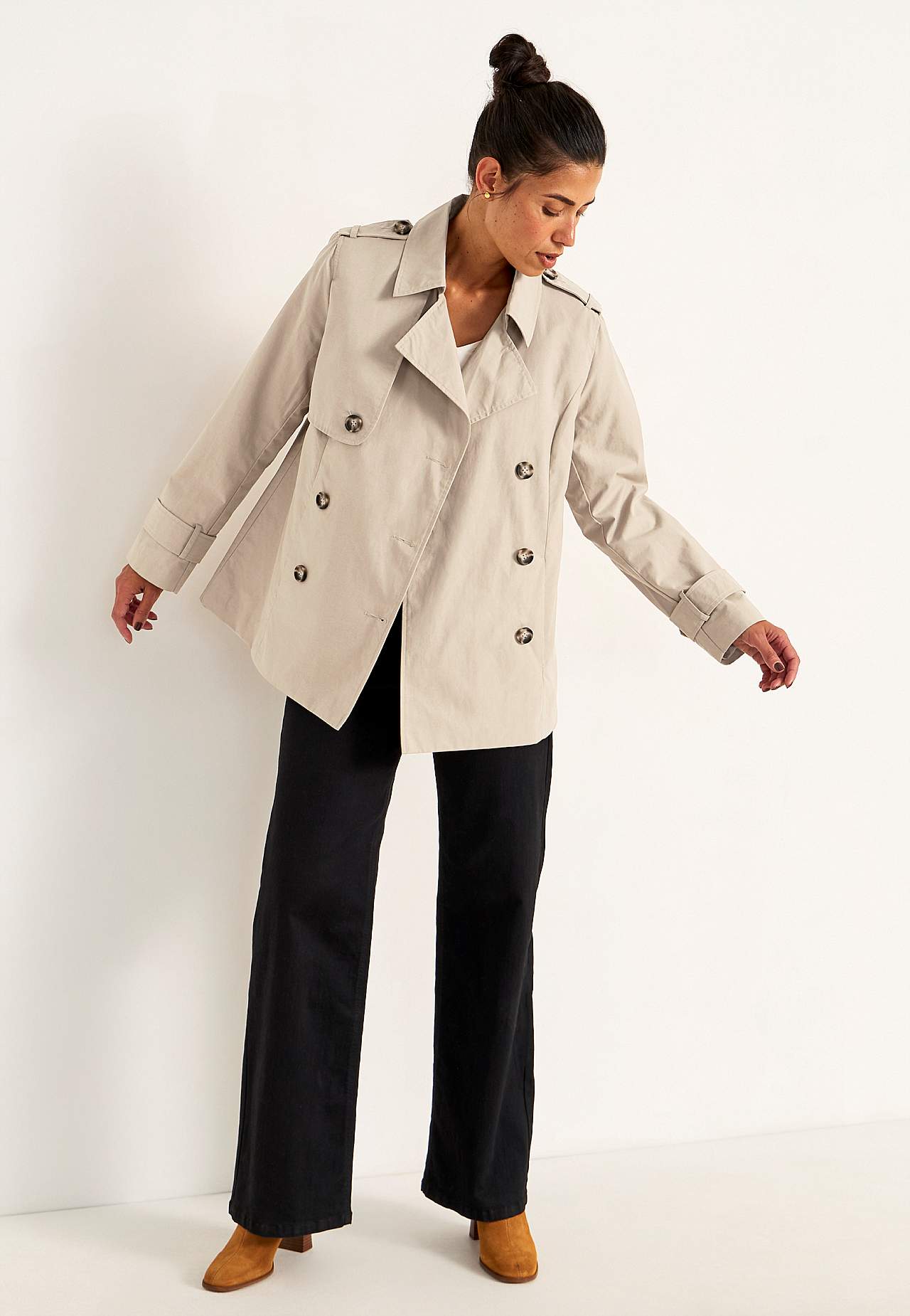 Dobbelbryst, kort trenchcoat