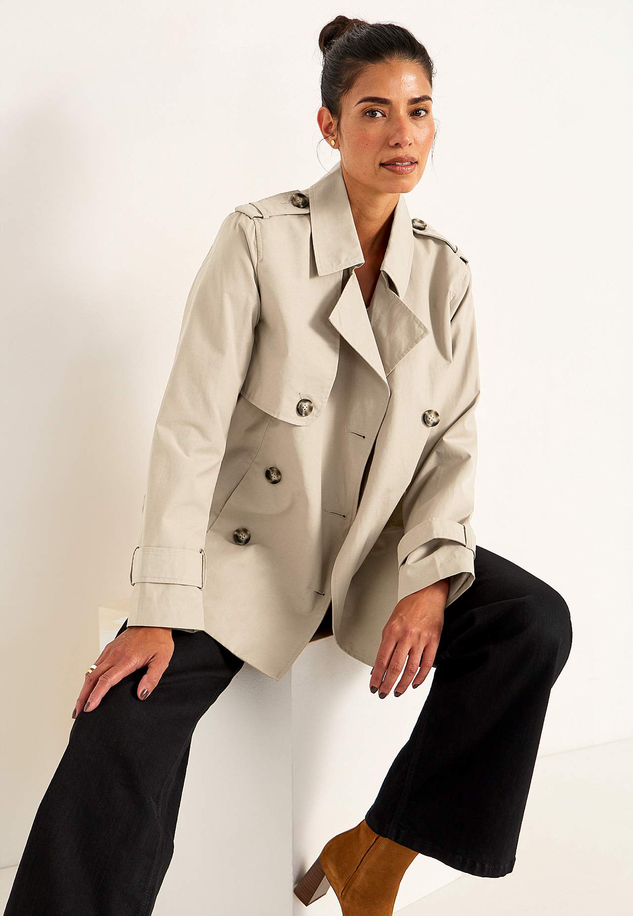 Dobbelbryst, kort trenchcoat