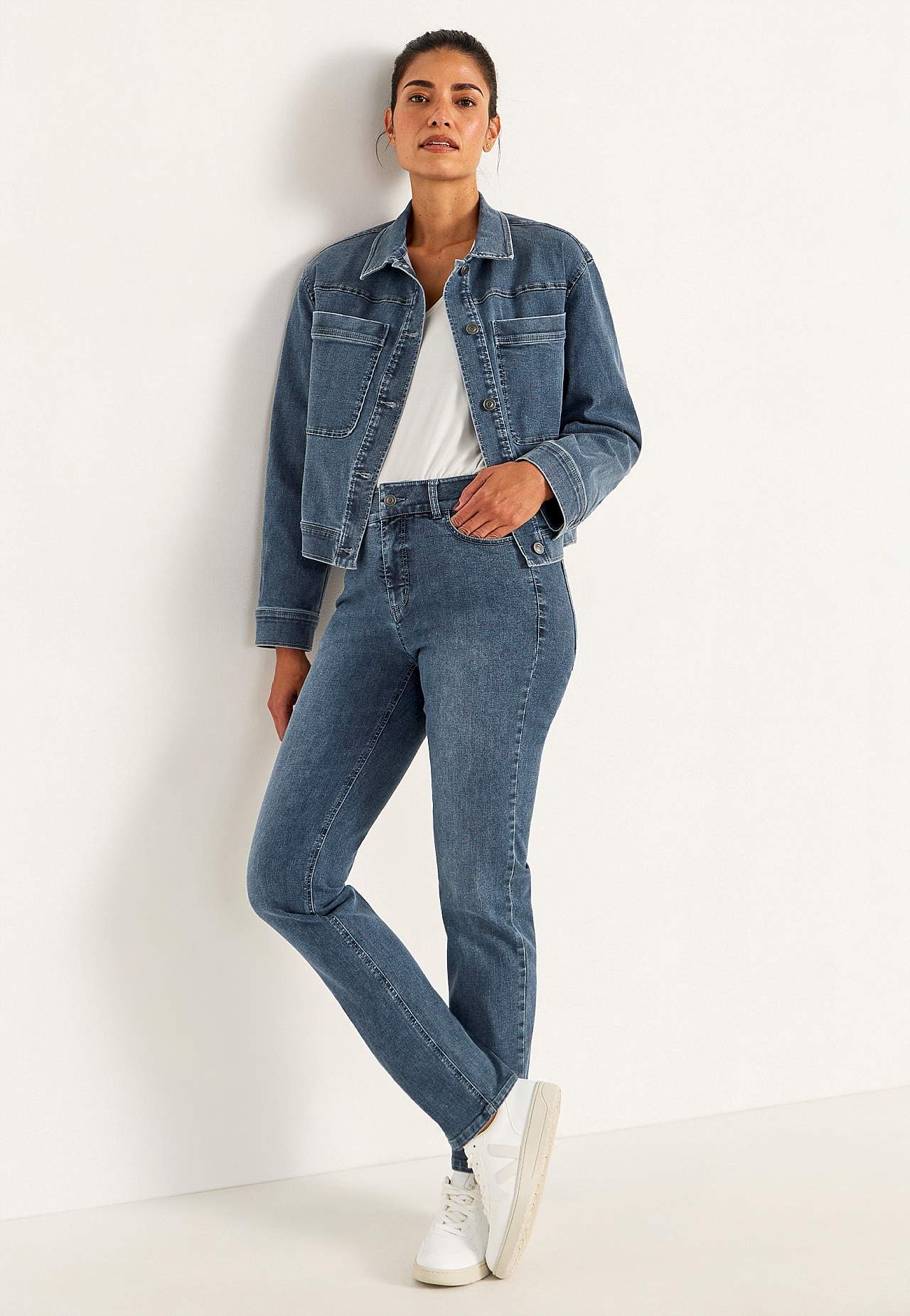 Rette jeans i superstretch denim