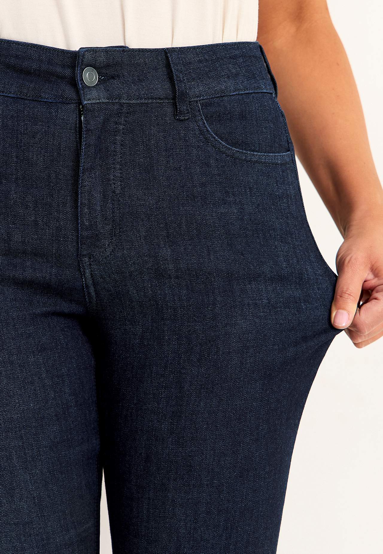 Rette jeans i superstretch denim Sara