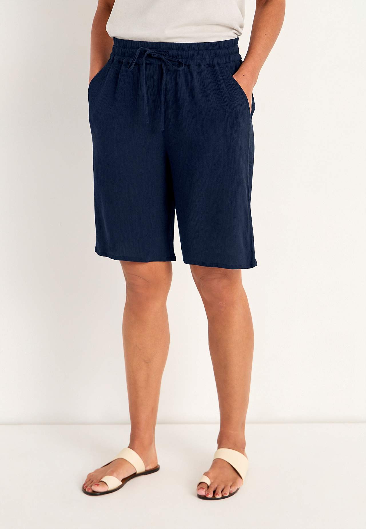 Shorts i viskosekrepp
