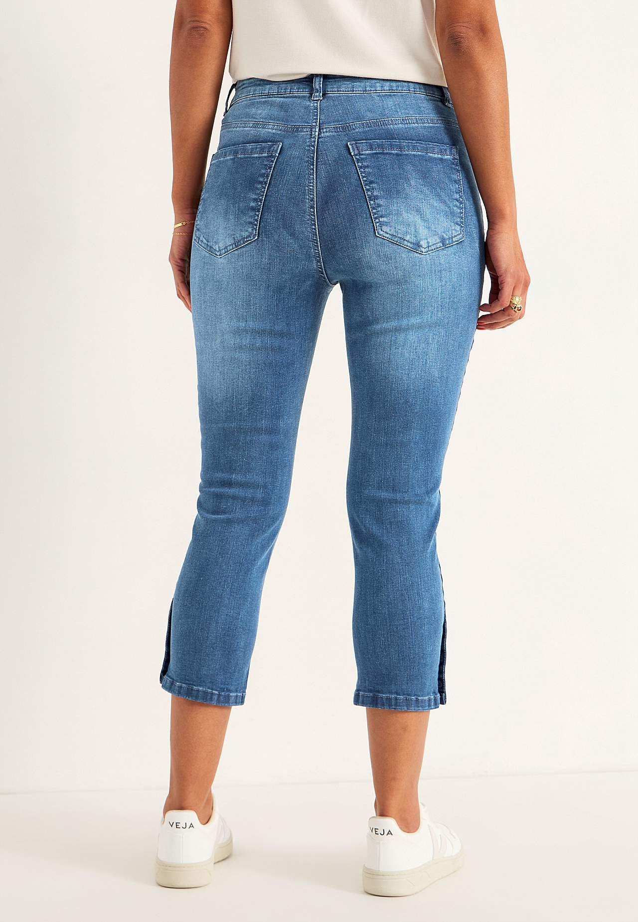 Caprijeans med design med fem lommer