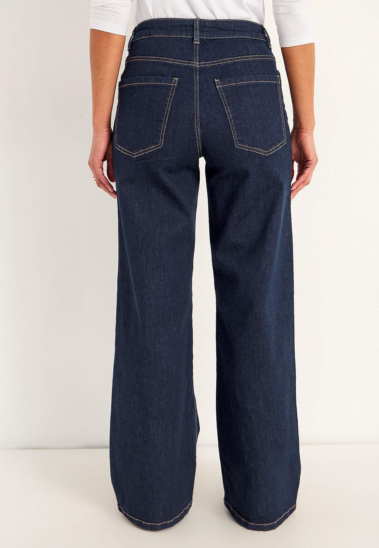 Vide, lange jeans med høy midje