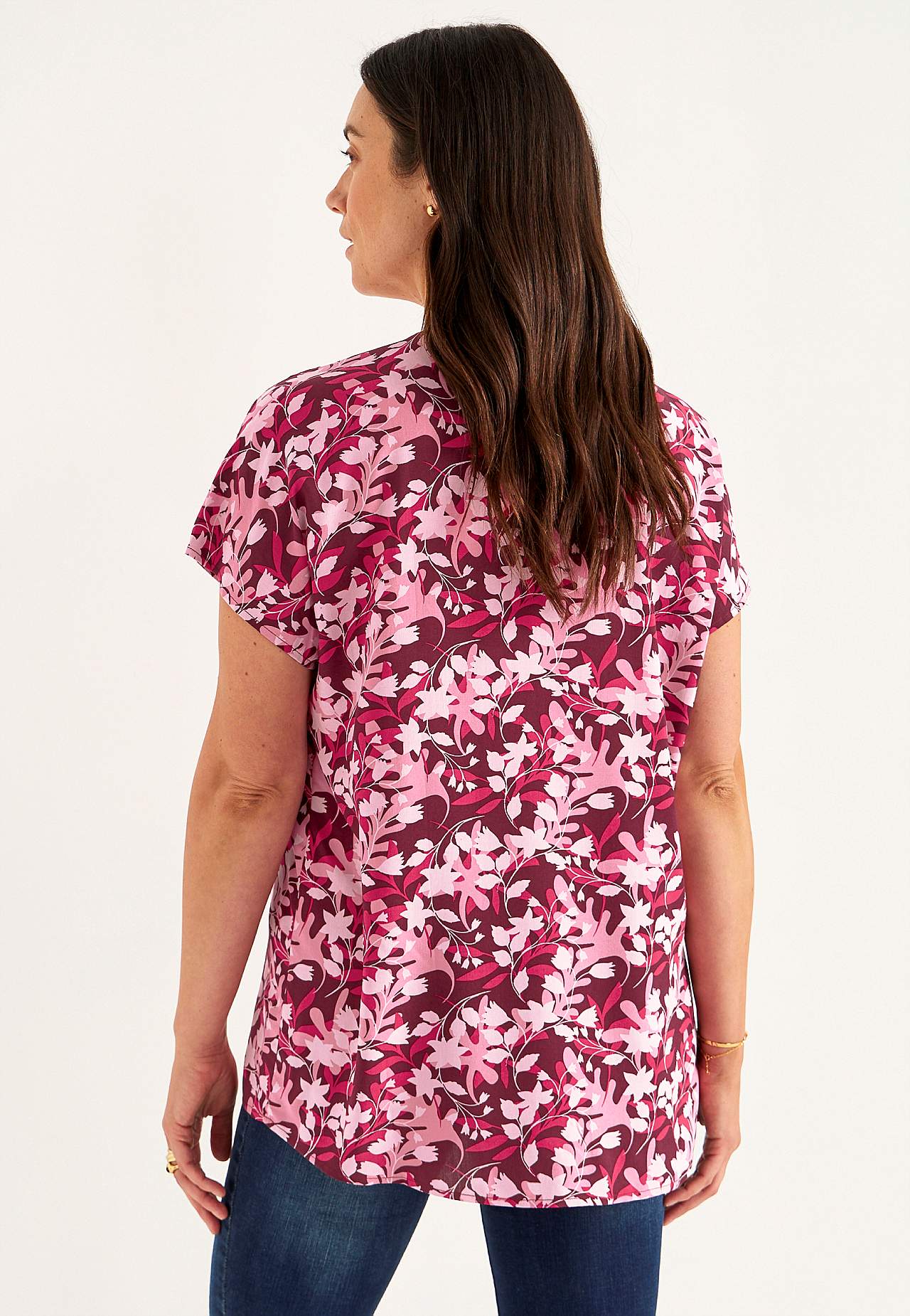 V-halset, vevet tunika