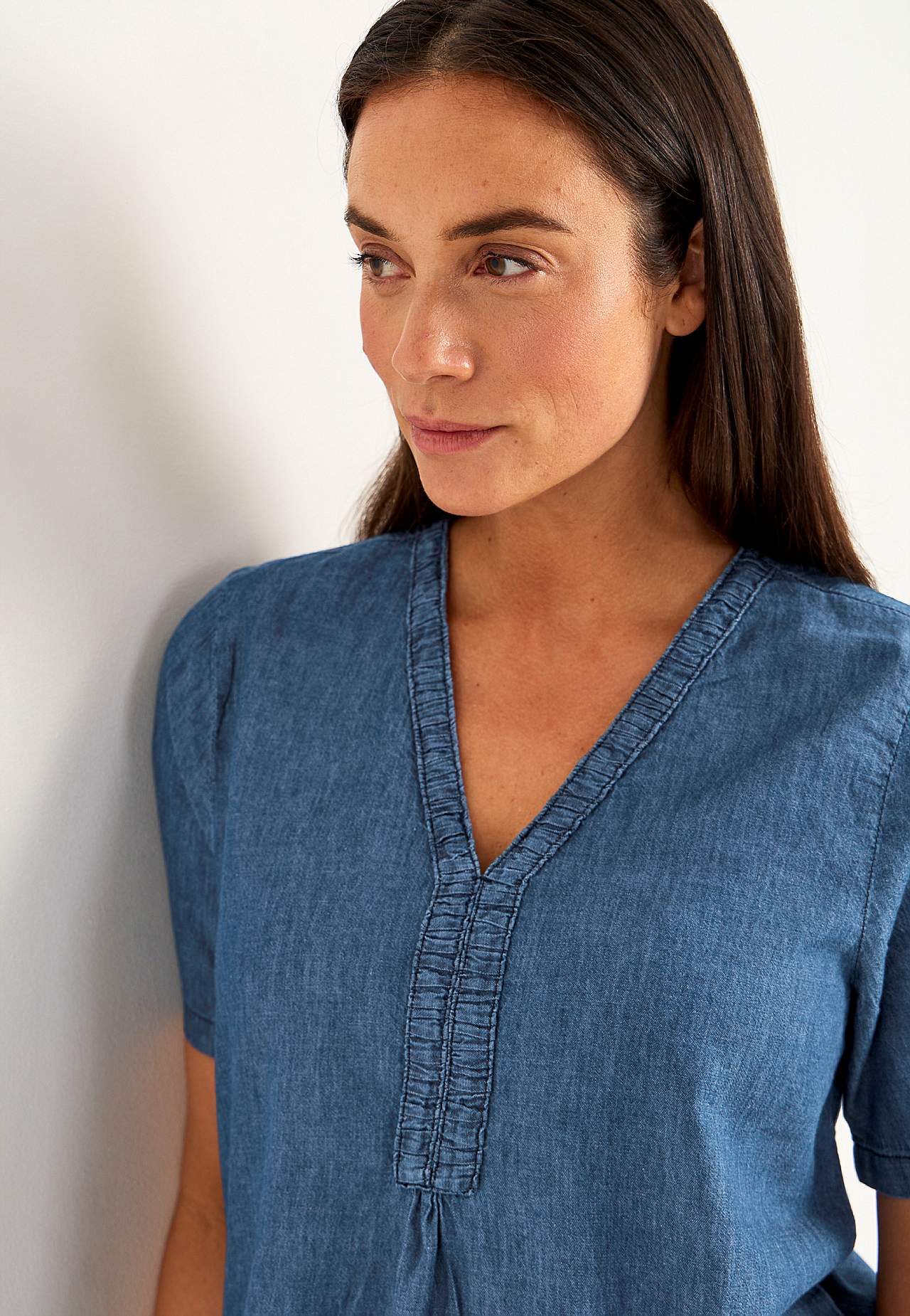 Denimtunika med dekorativ v-hals