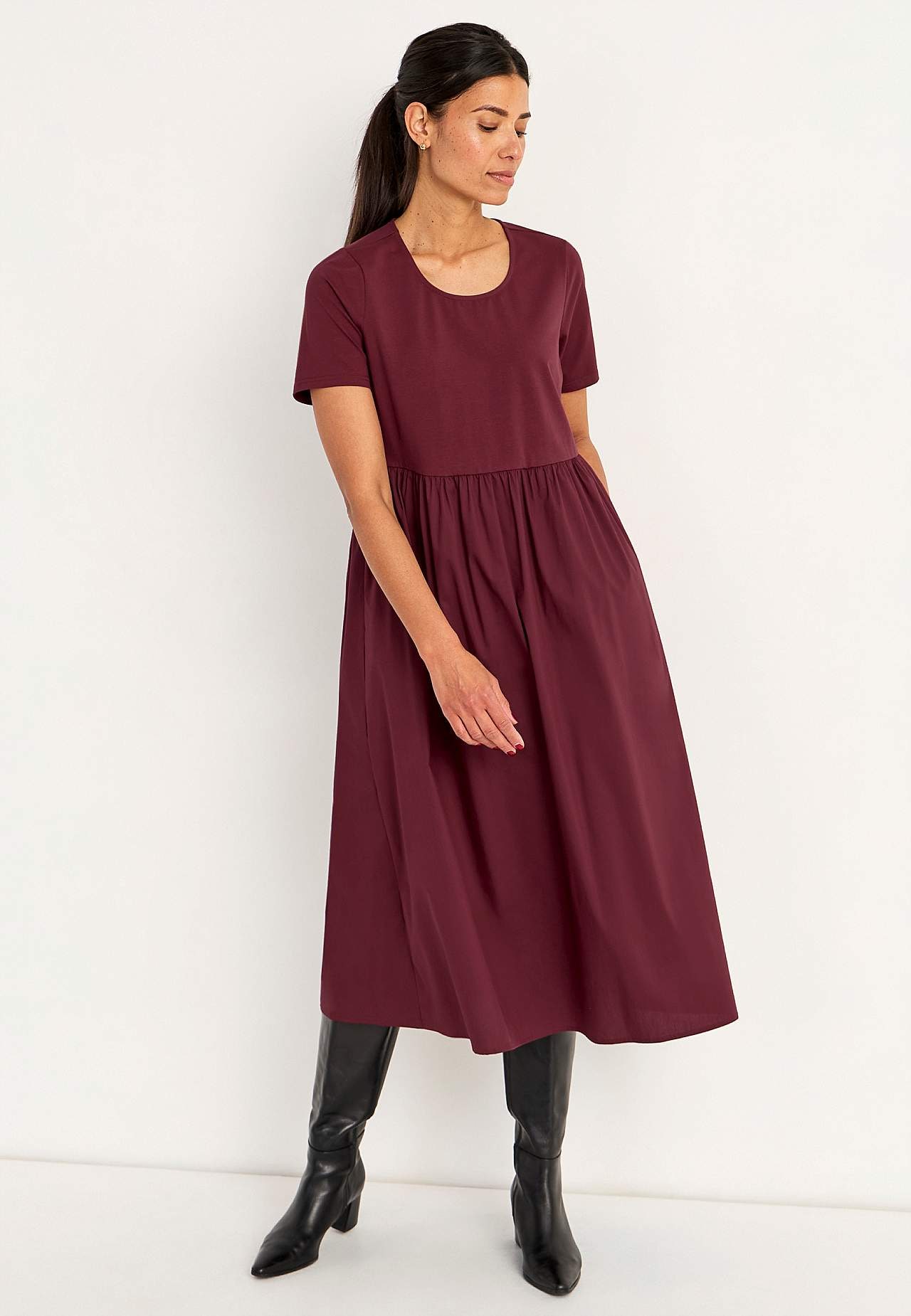Kjole i poplin og tricot