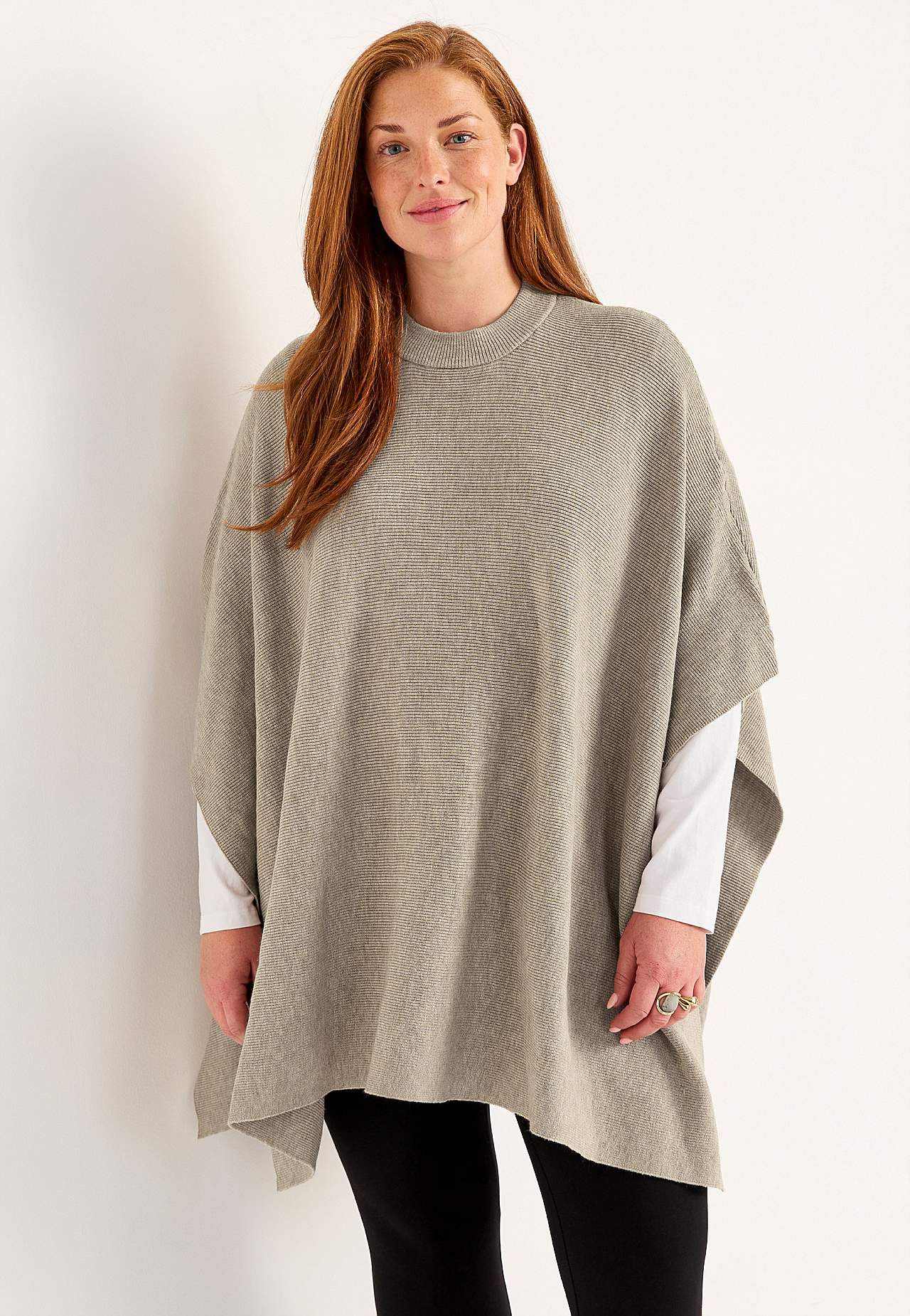 Finstrikket poncho