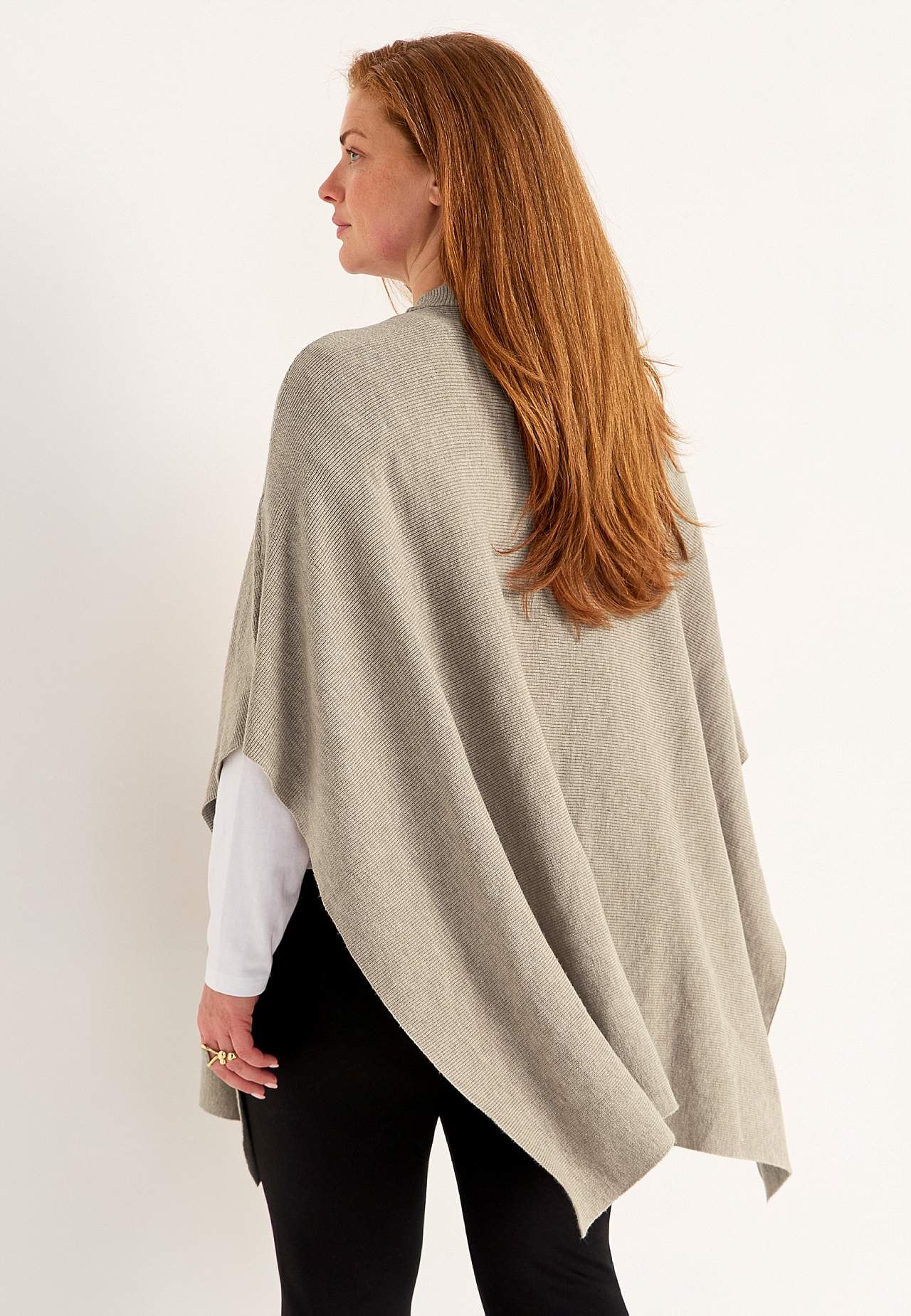Finstrikket poncho