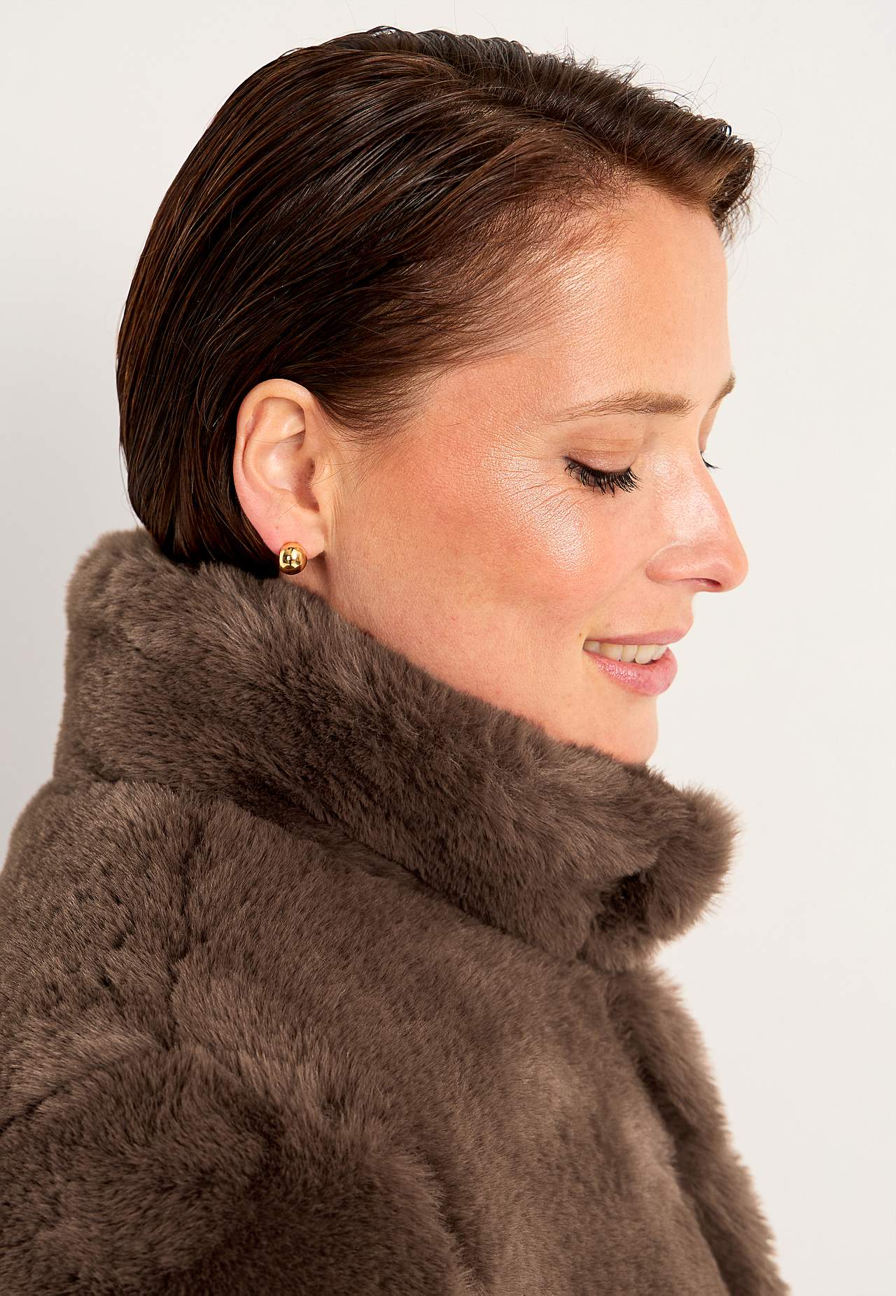 Kåpe med myk pelsimitasjon