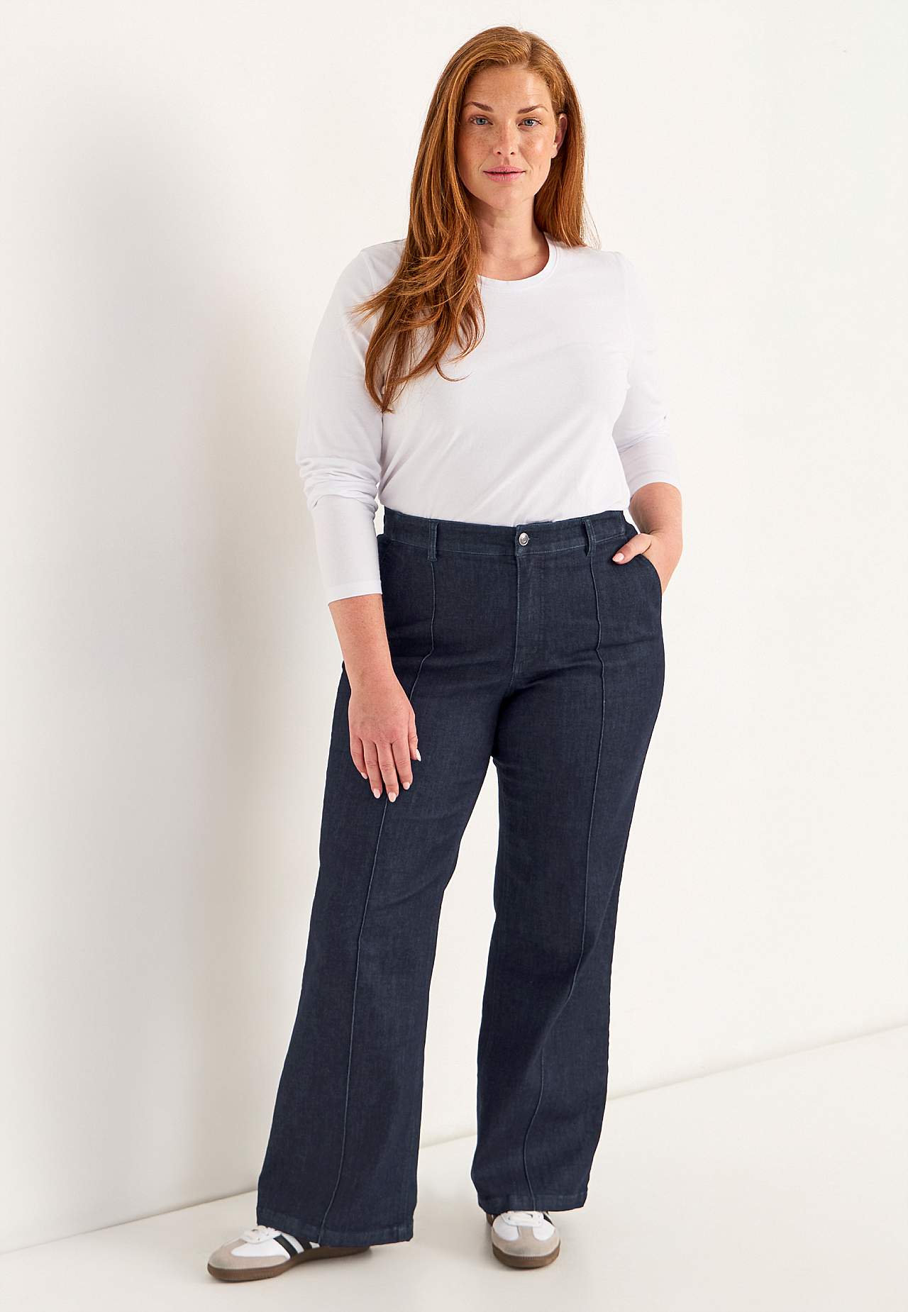 Vide jeans med sydd press - to lengder Mia