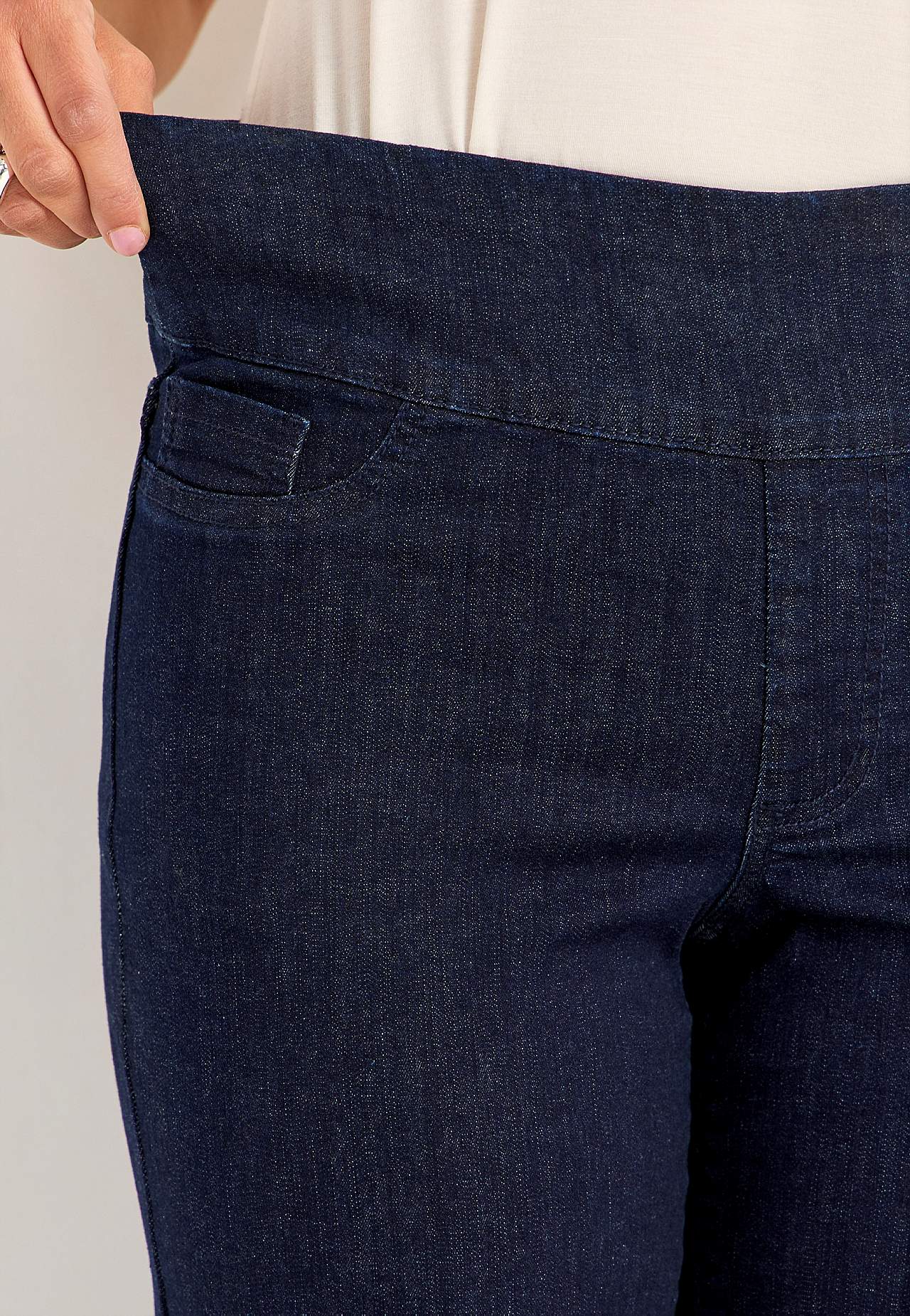 Jeans med høy elastisk midje