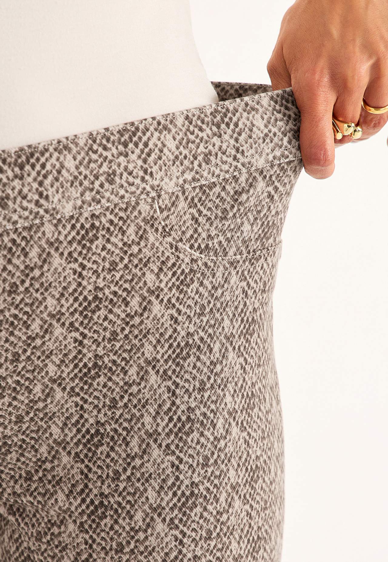 Stretchy leggings