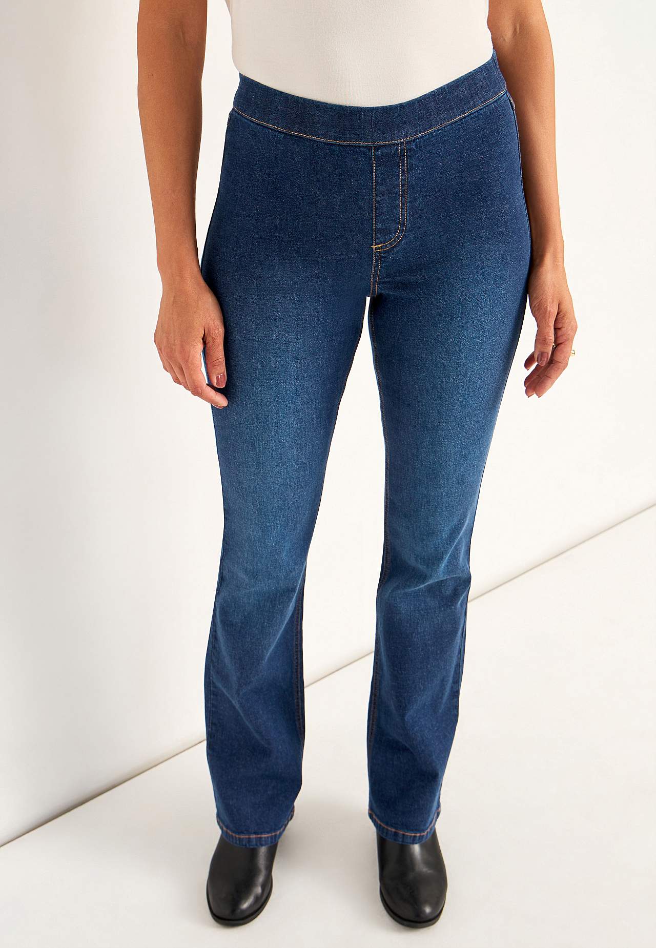Stretchy jeggings med bootcut