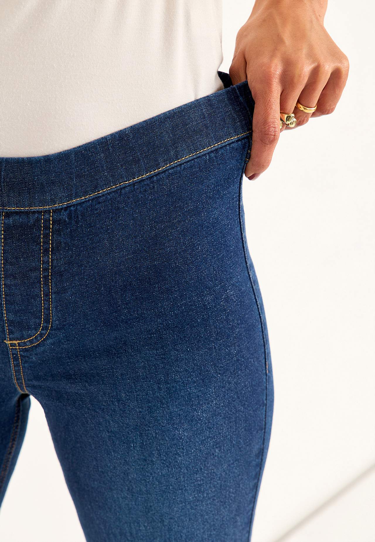 Stretchy jeggings med bootcut