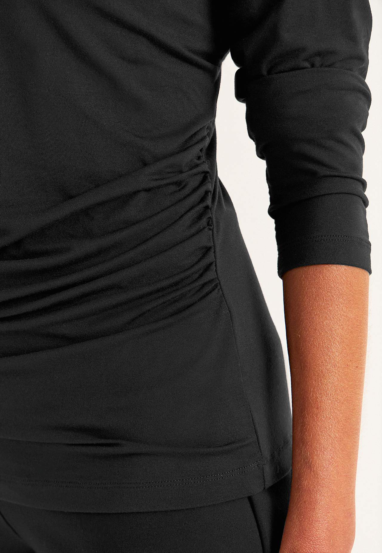 Topp Premium i modal med rynkedetaljer