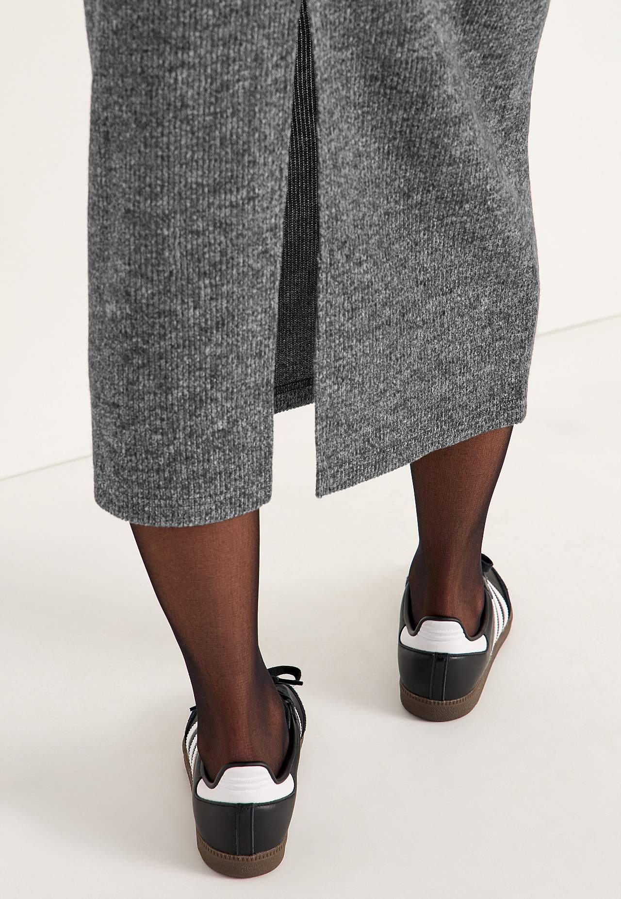 Supermykt skjørt med splitt Beata