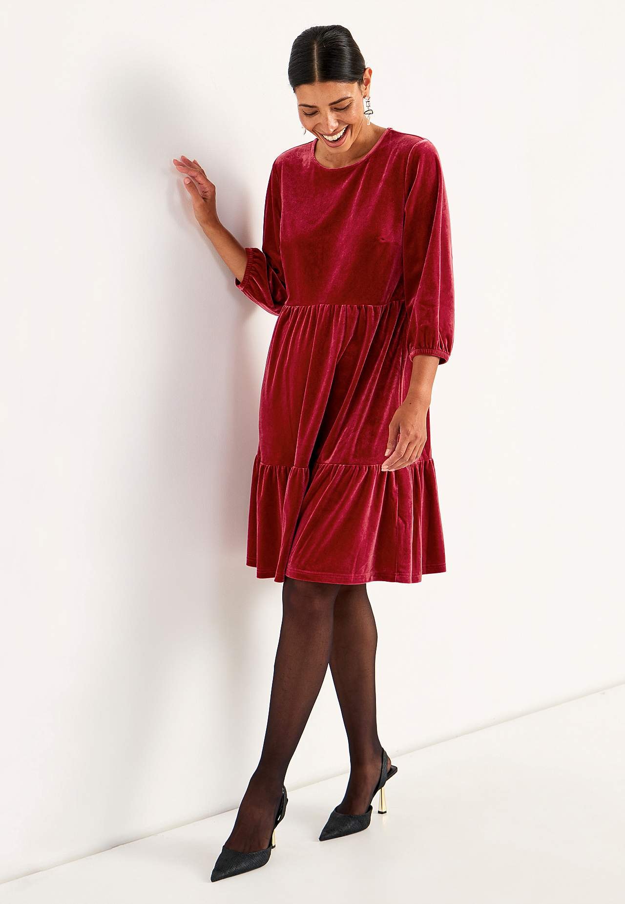 Fløyelkjole med volanger