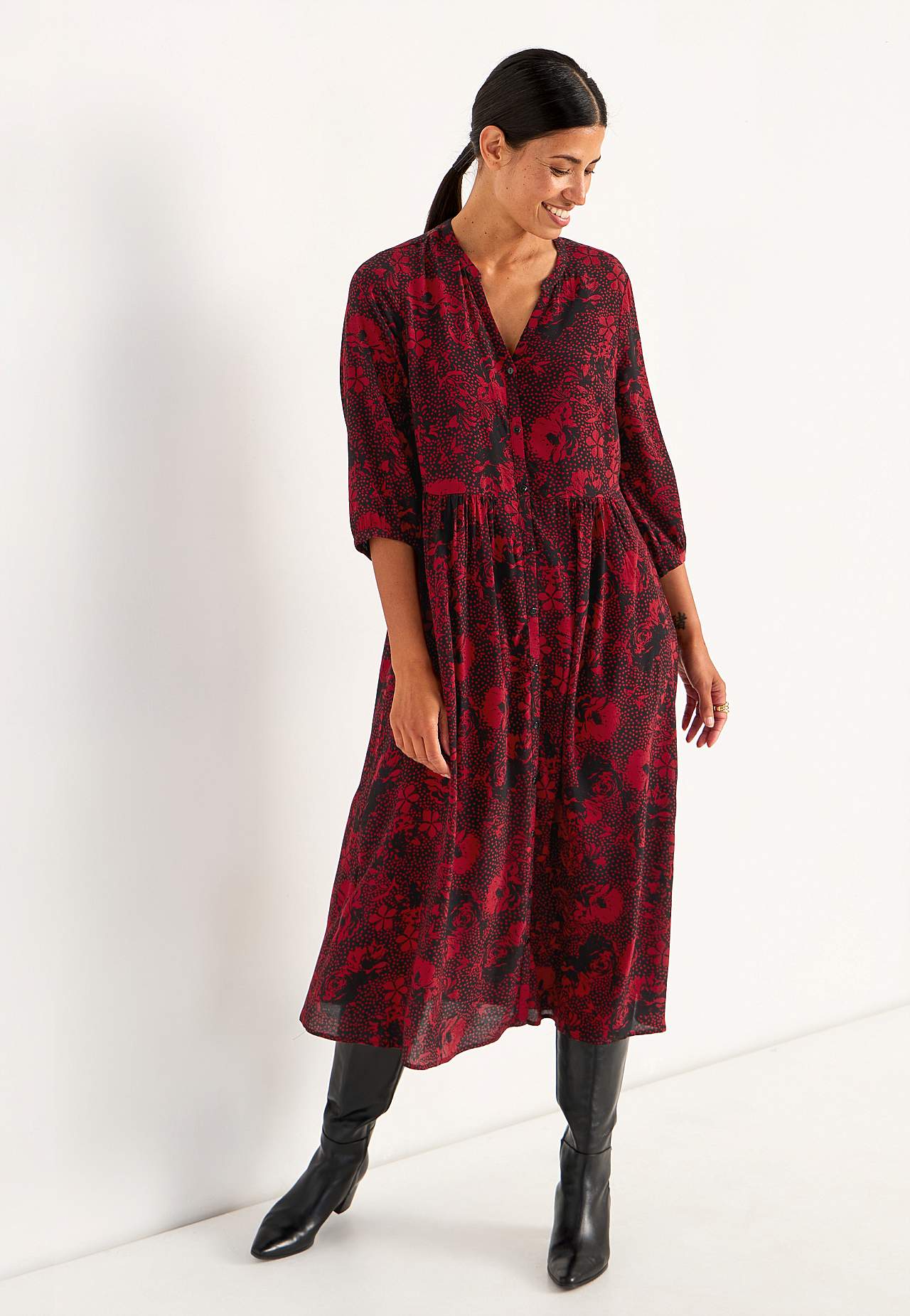 Kjole i viskose med et blomstermønster