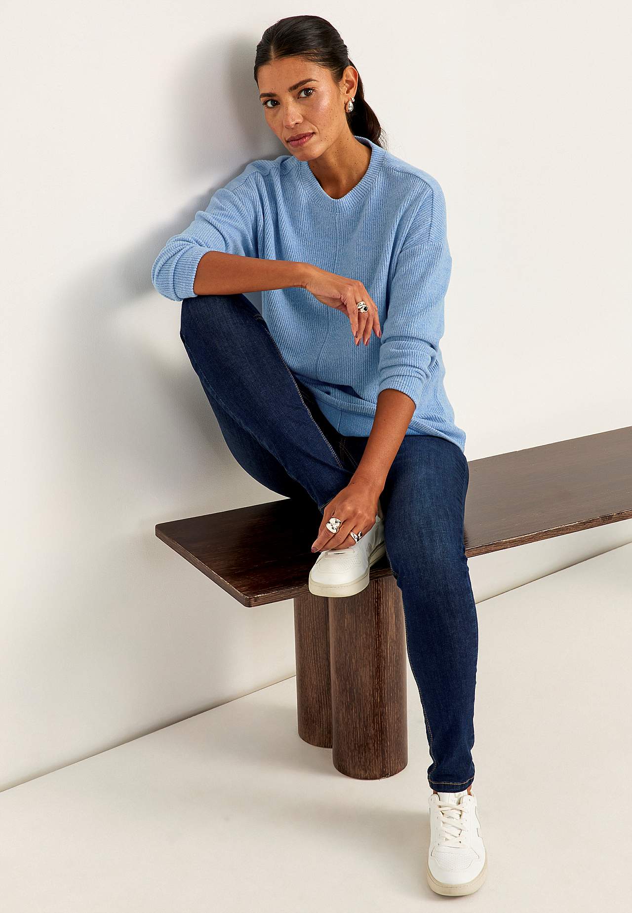 Supermyk genser med dekorativ midtsøm Beata