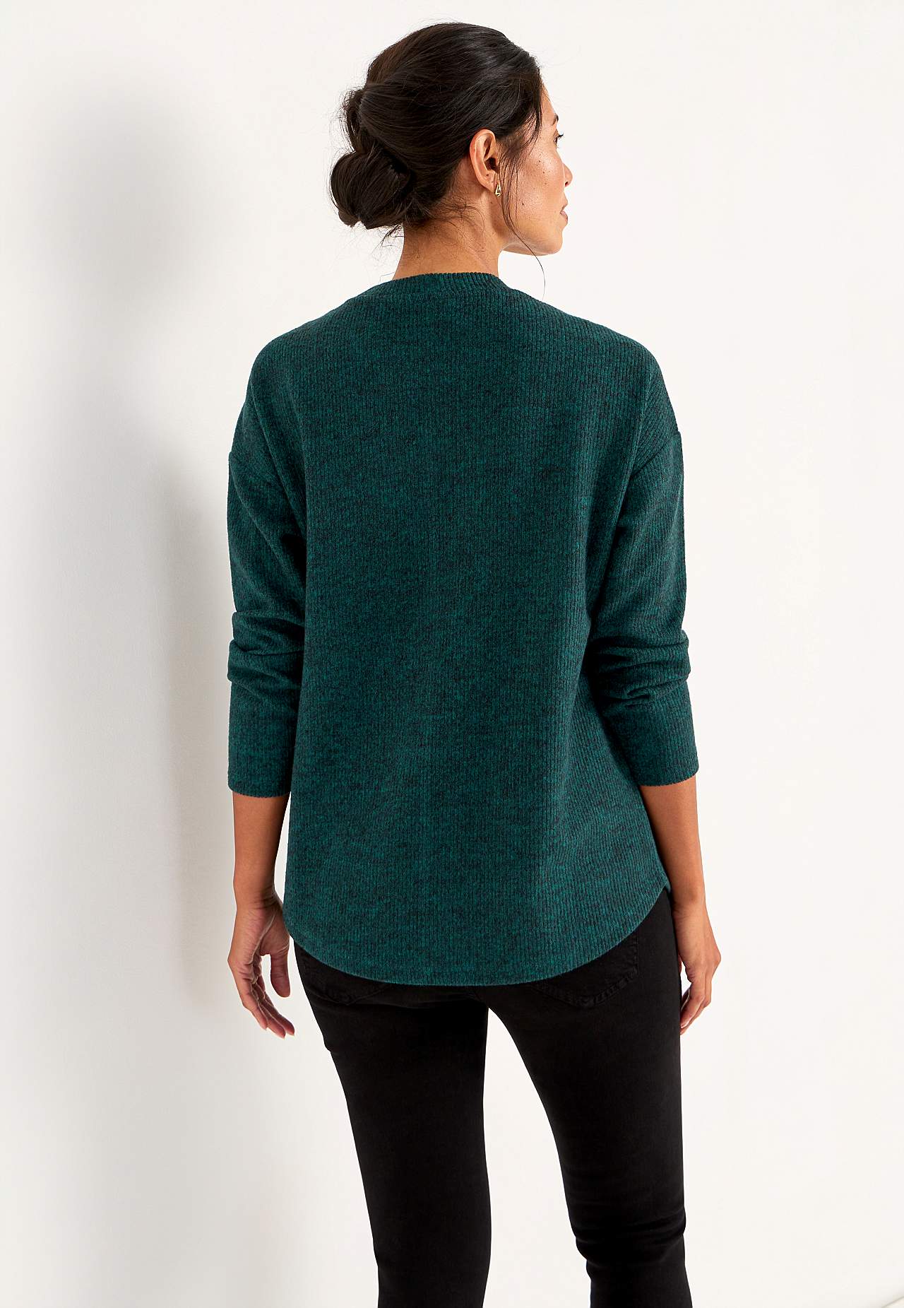 Supermyk genser med dekorativ midtsøm Beata