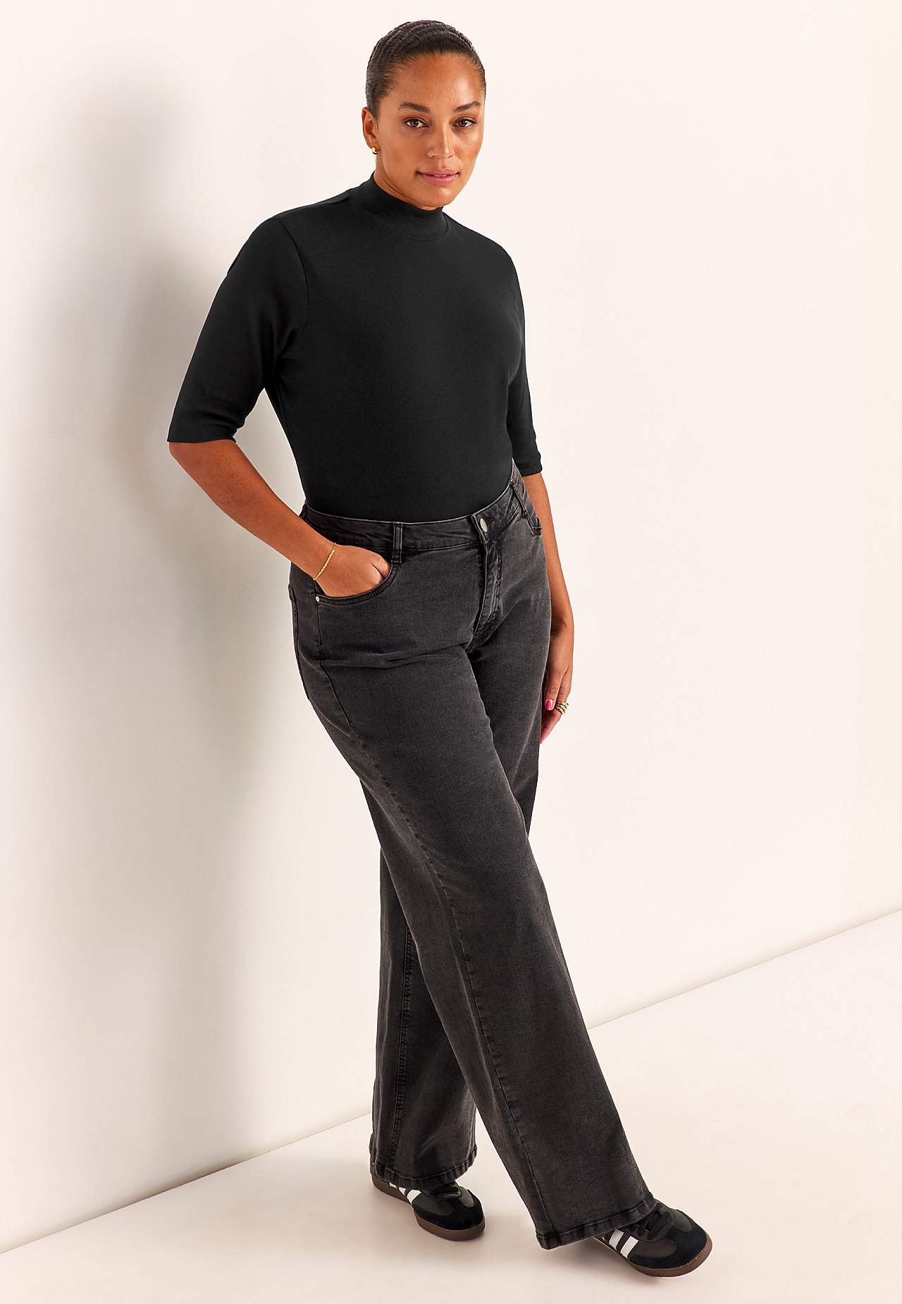 Ribbet topp med pologenser