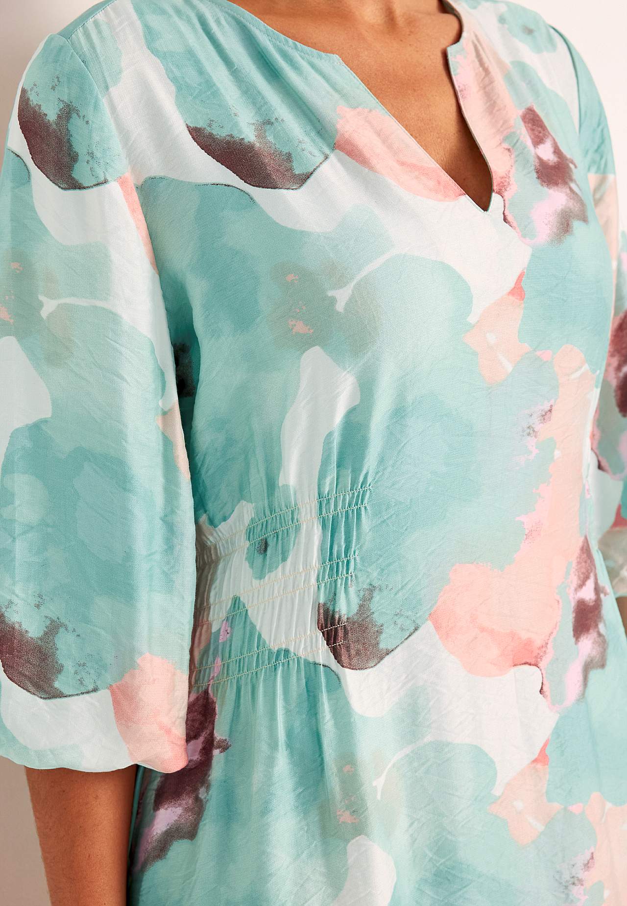 Kjole med fôret pufferme