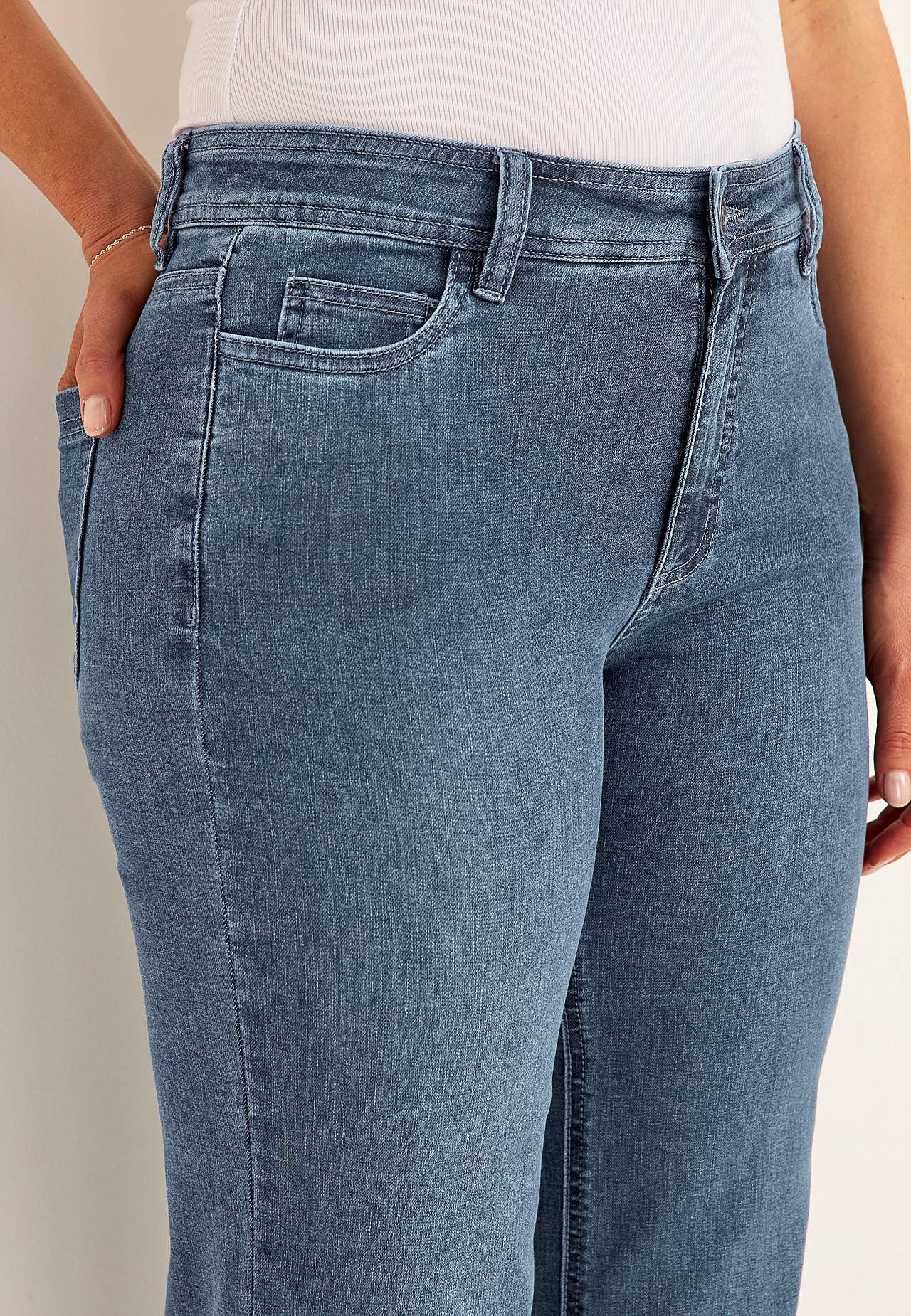 Vide jeans i superstretch denim Sara