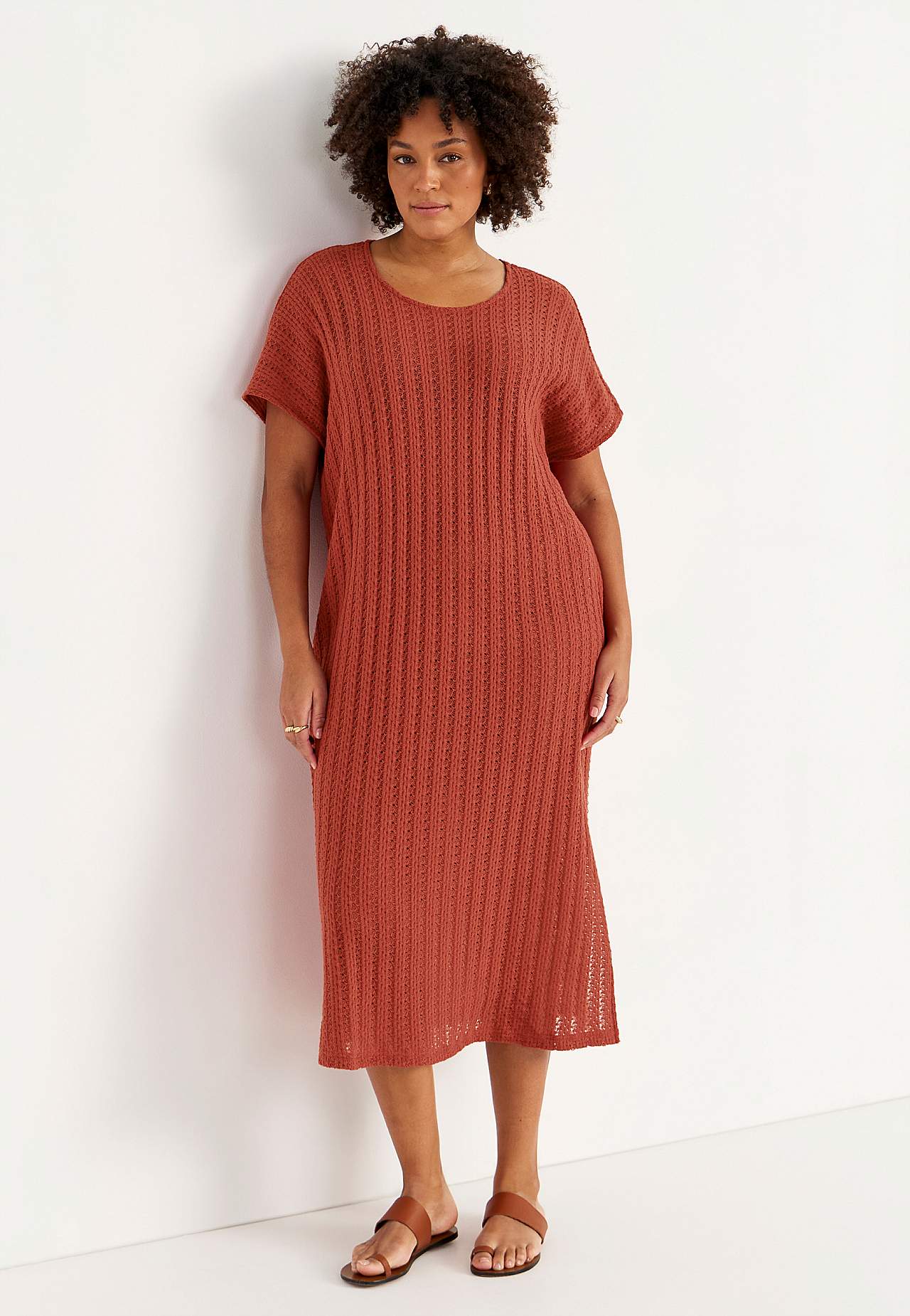 Jersey-kjole med hullmønster