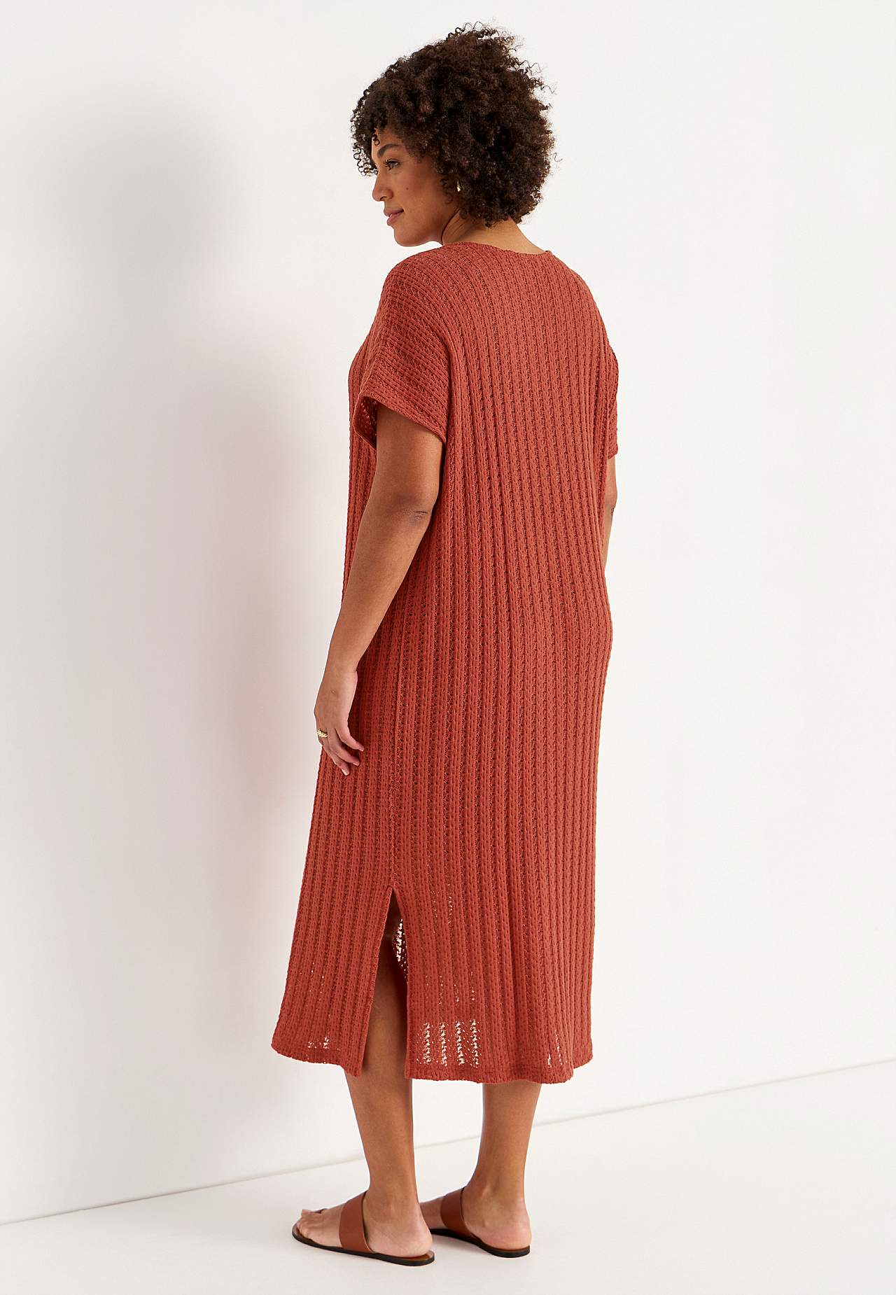 Jersey-kjole med hullmønster