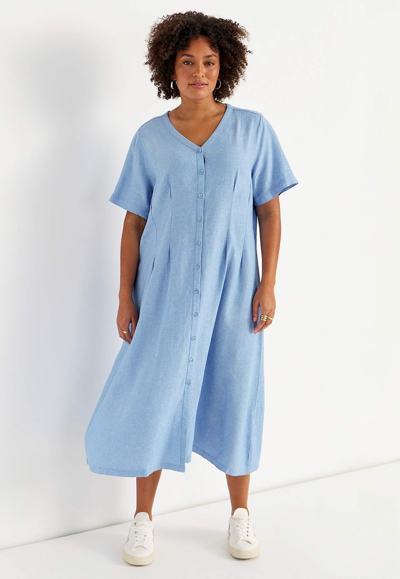 Kjole i lin med nydelig vidde